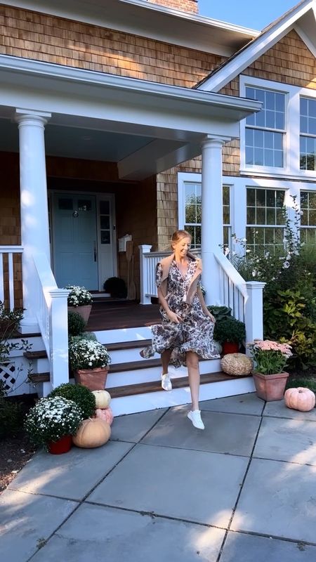 The perfect fall transitional outfit featuring this dress that looks like Veronica Beard without the price tag! 
Shop my $59 floral midi dress and $75 cashmere camel sweater (softest I own!) here! 


#LTKSeasonal