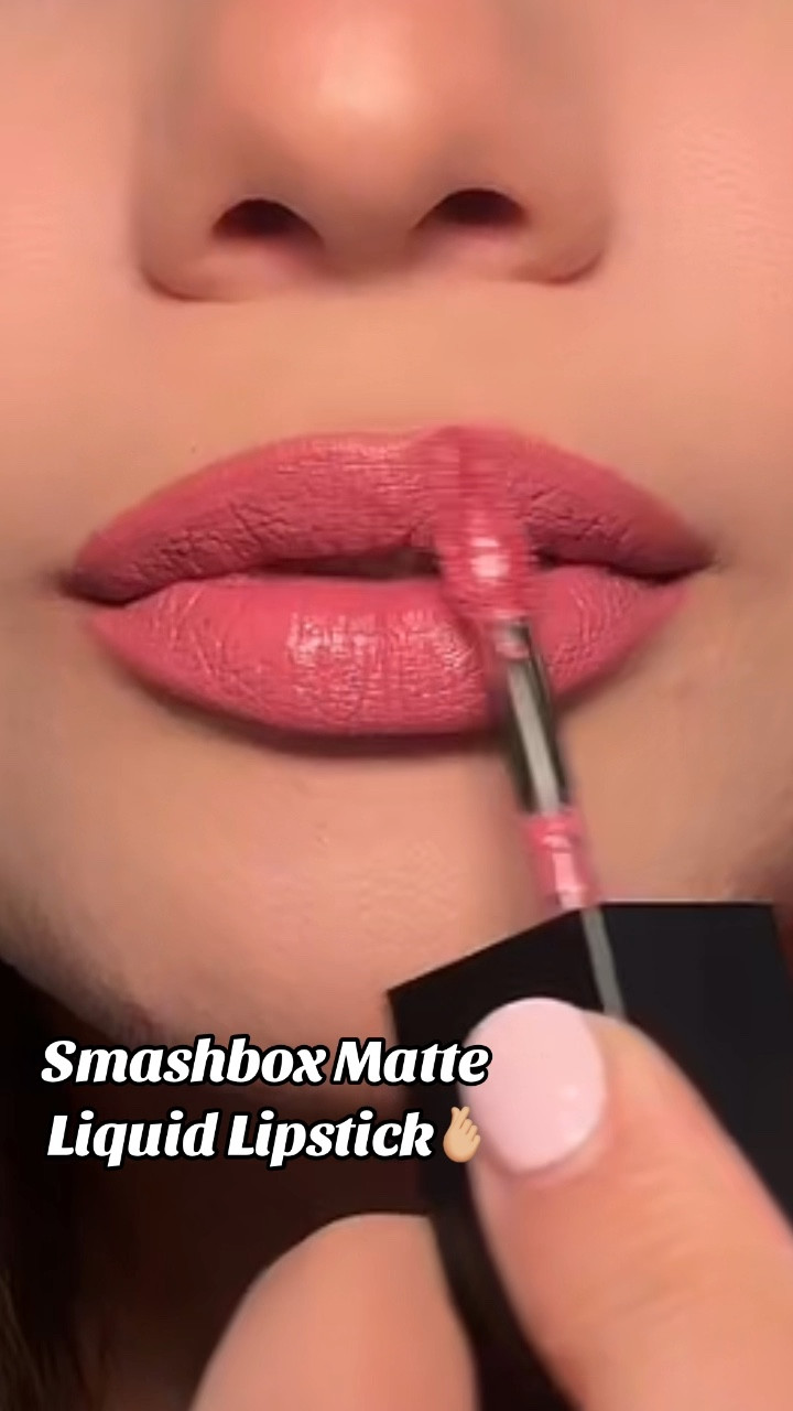 This formula of these Smashbox matte liquid lipsticks is sooooo good!🫰🏼❤️ #lipcombo #lipstick #liquidliptsick 

#LTKGiftGuide #LTKVideo #LTKBeauty
