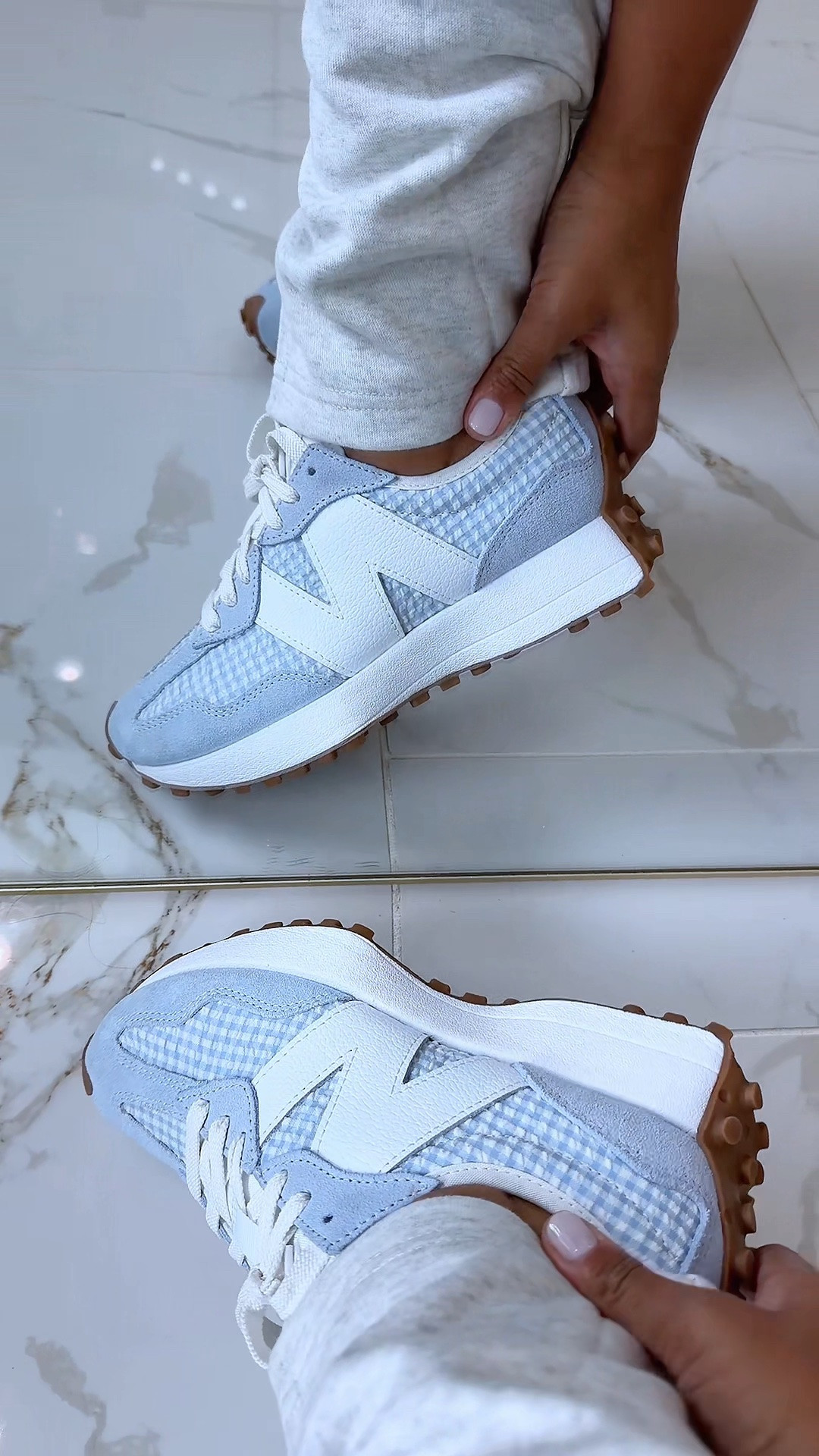 Gingham New Balance 327 BACK IN STOCK!! 


#newbalance #newbalance327 #runningshoes
