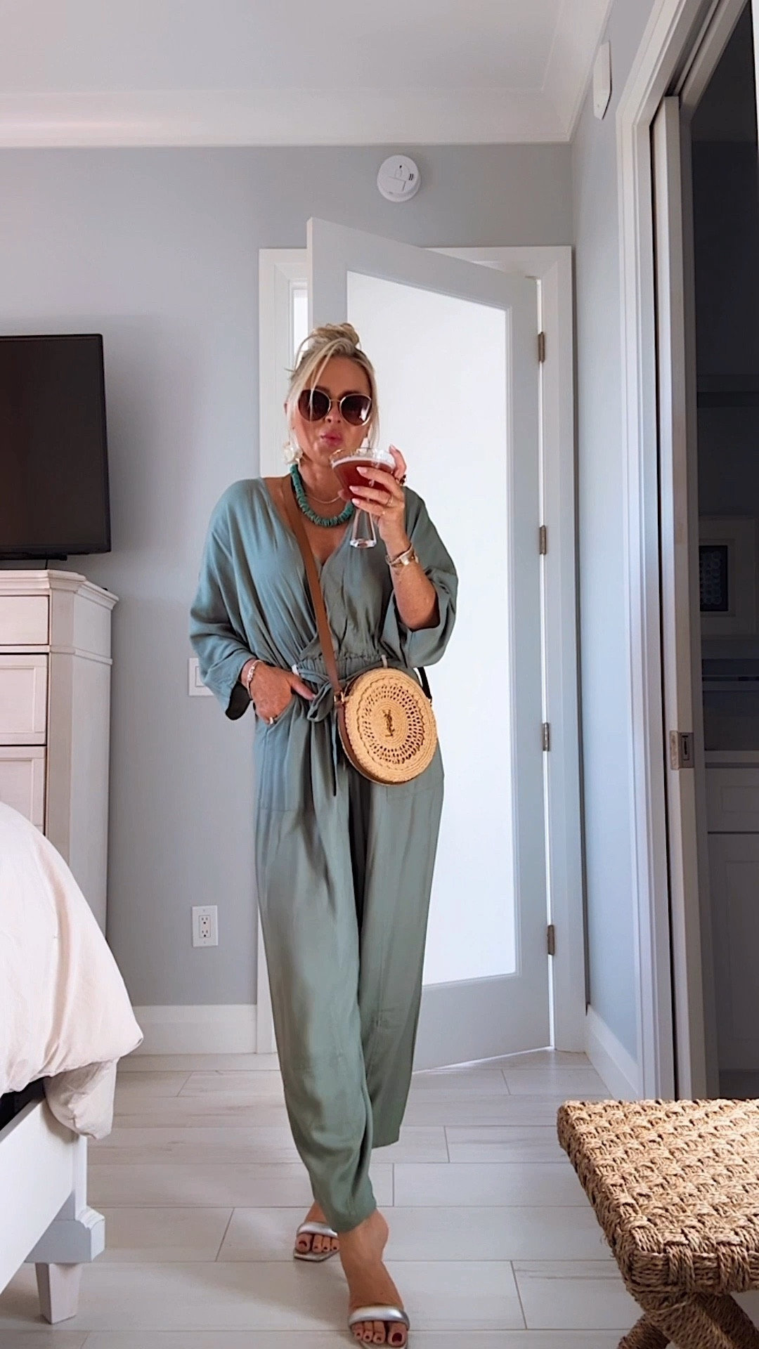 My linen jumpsuit! Comes in more colors and has pockets! Wearing a small. 

Vacation outfit. Resort wear. Heels. Flats. Jumpsuit. Linen. Necklace


#LTKBeauty #LTKSeasonal #LTKTravel