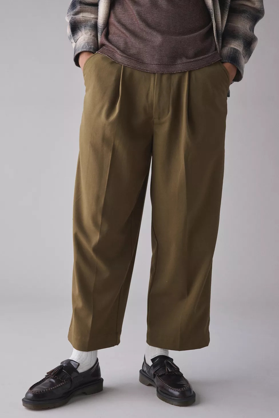Standard Cloth Jason Cropped Pleated Trouser Pant | Urban Outfitters (US and RoW)