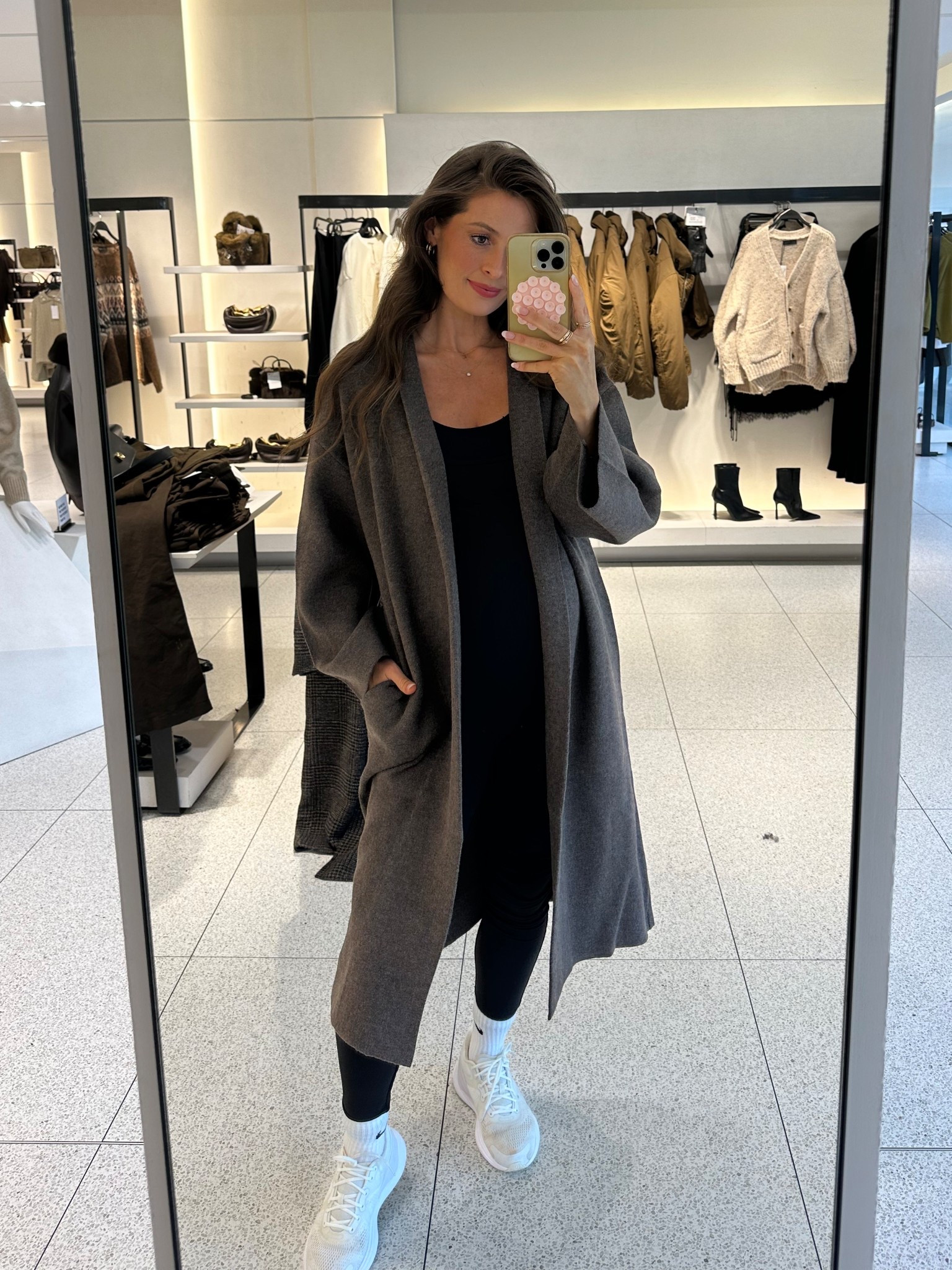 Long knitted coat / cardigan
Cosy & chic 