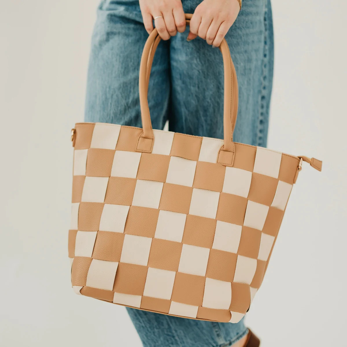 Courtney Checkered Tote | Pretty Simple