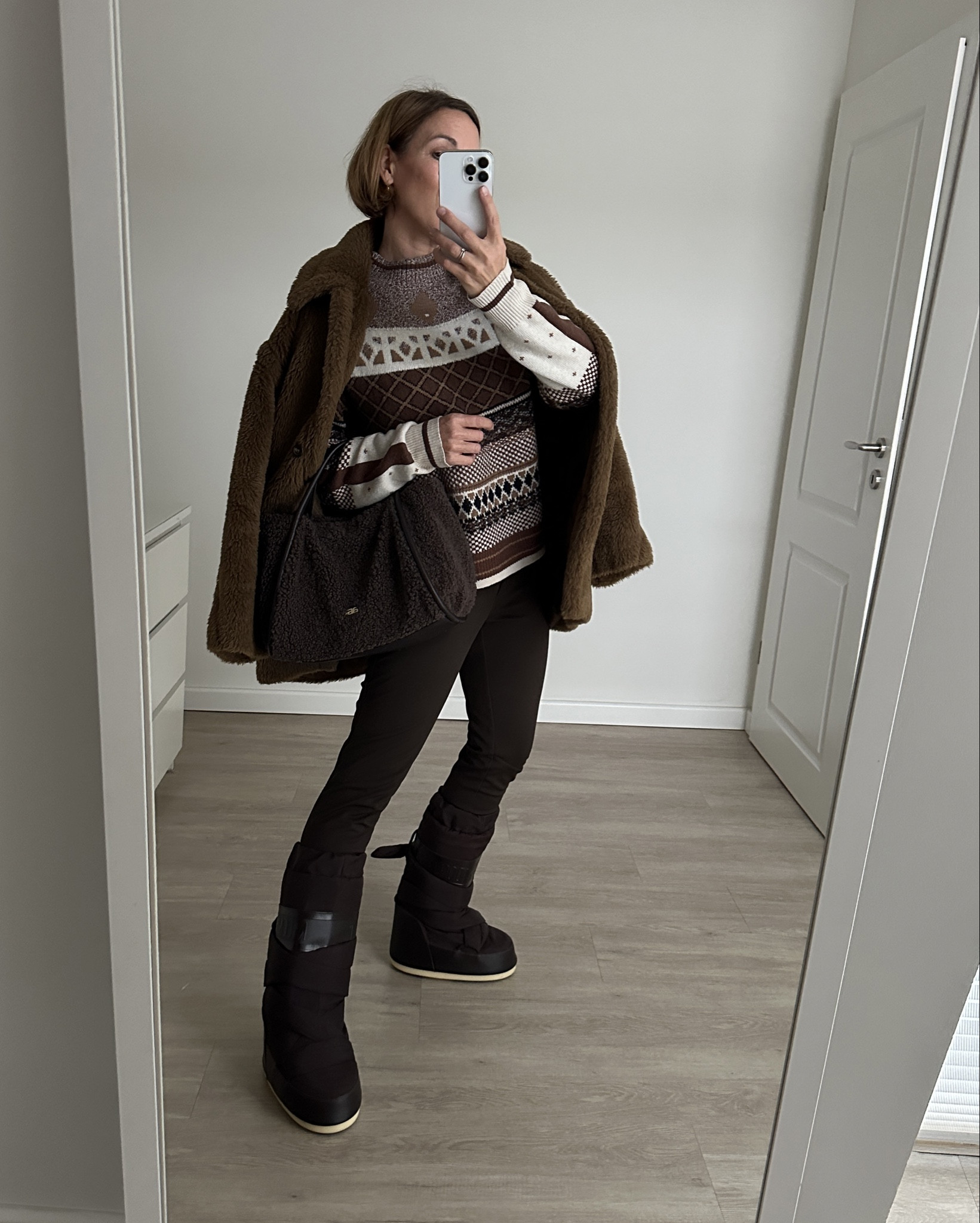 Ski / Winter Outfit: Moon Boots & Norweger Pullover in braun
- Winter Holidays -

#LTKstyletip #LTKeurope #LTKwinter