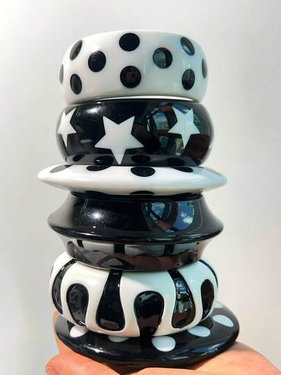 1pc Classic Sexy Women's Black & White Resin Bracelet, Niche Contrast Color Design, Fashionable & Versatile | SHEIN