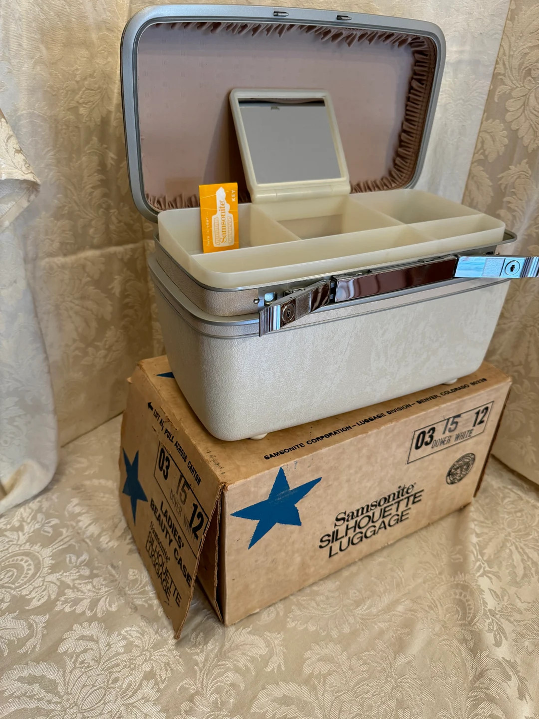 1960s Samsonite silhouette Train Case, With Original Box and Key, in Pristine Condition, Approxim... | Etsy (US)