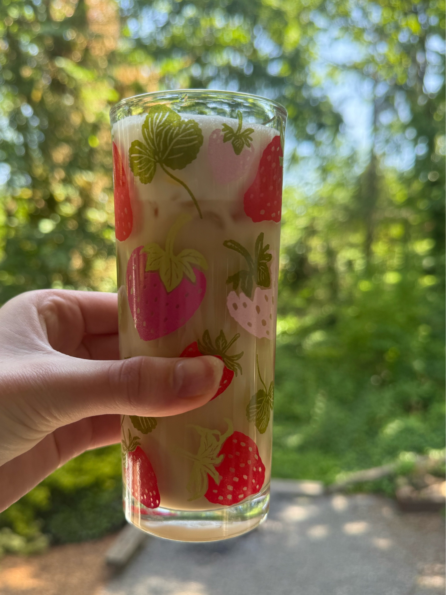 Time for the cutest summer time glass!!🍓