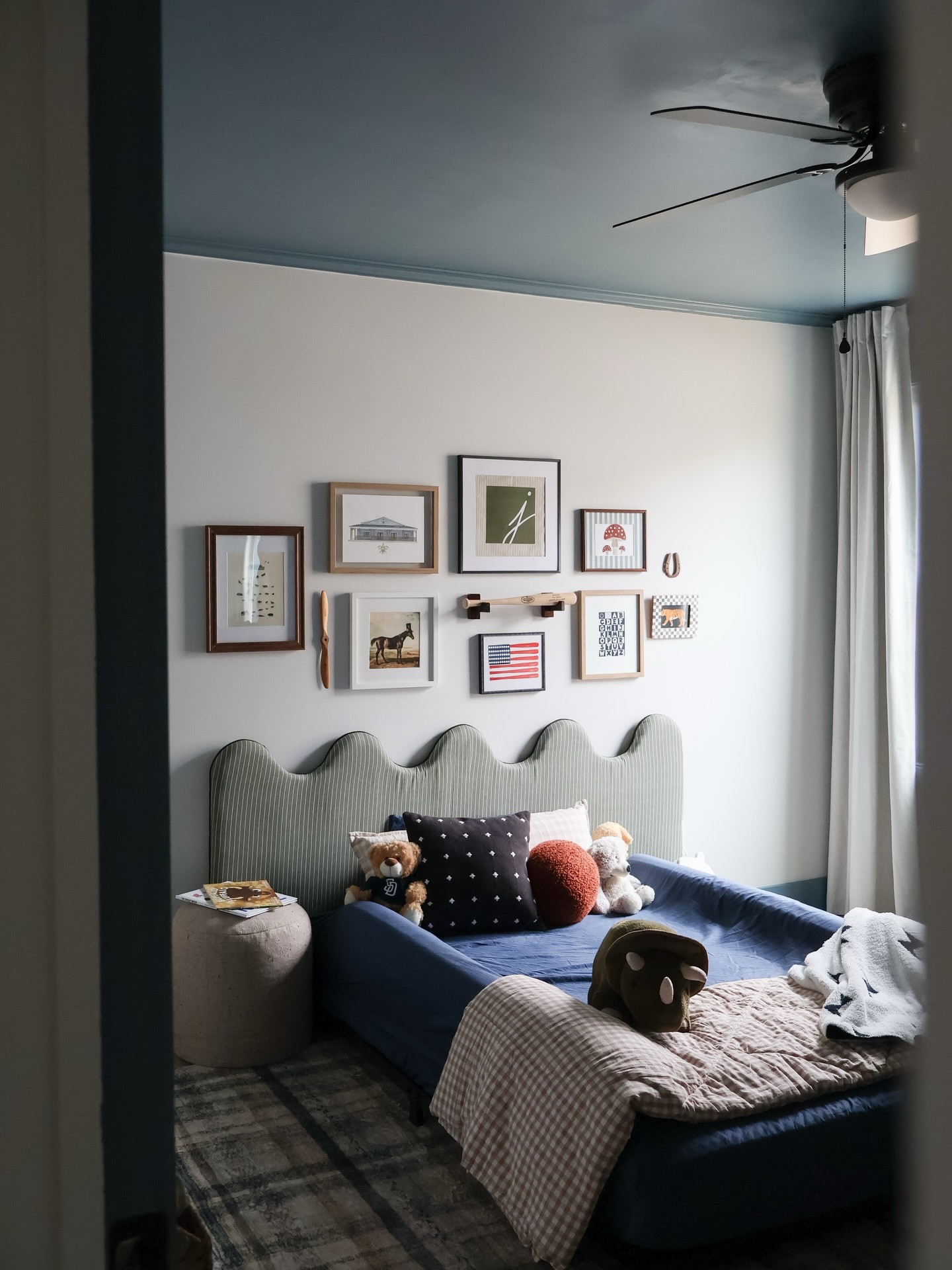 Jones’s big boy room 🤍

A mix of vintage finds, playful details, and a whole lot of love. Designed for a little boy who isn’t so little anymore. 🥹