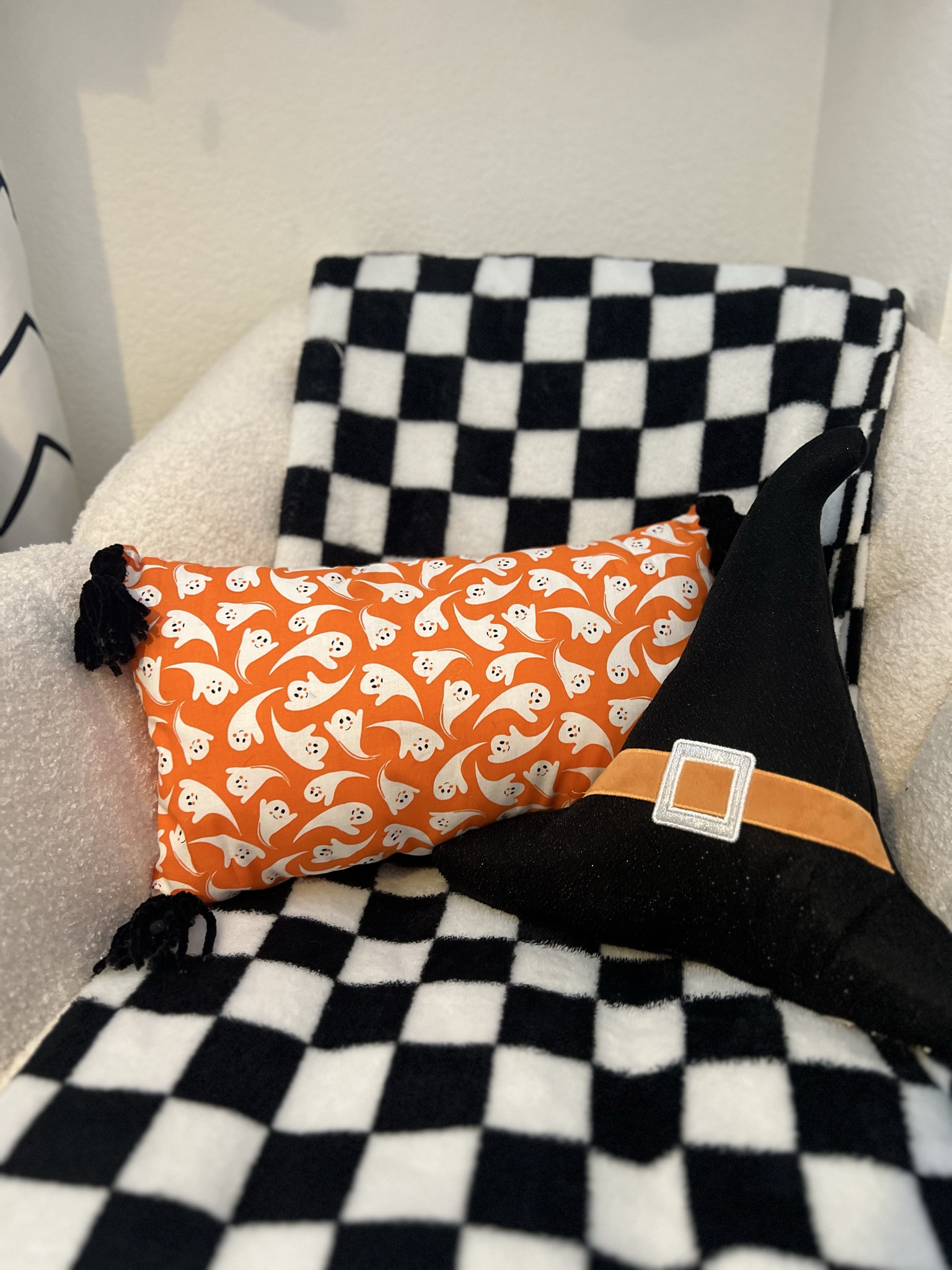 Halloween decor

#LTKHome #LTKSeasonal