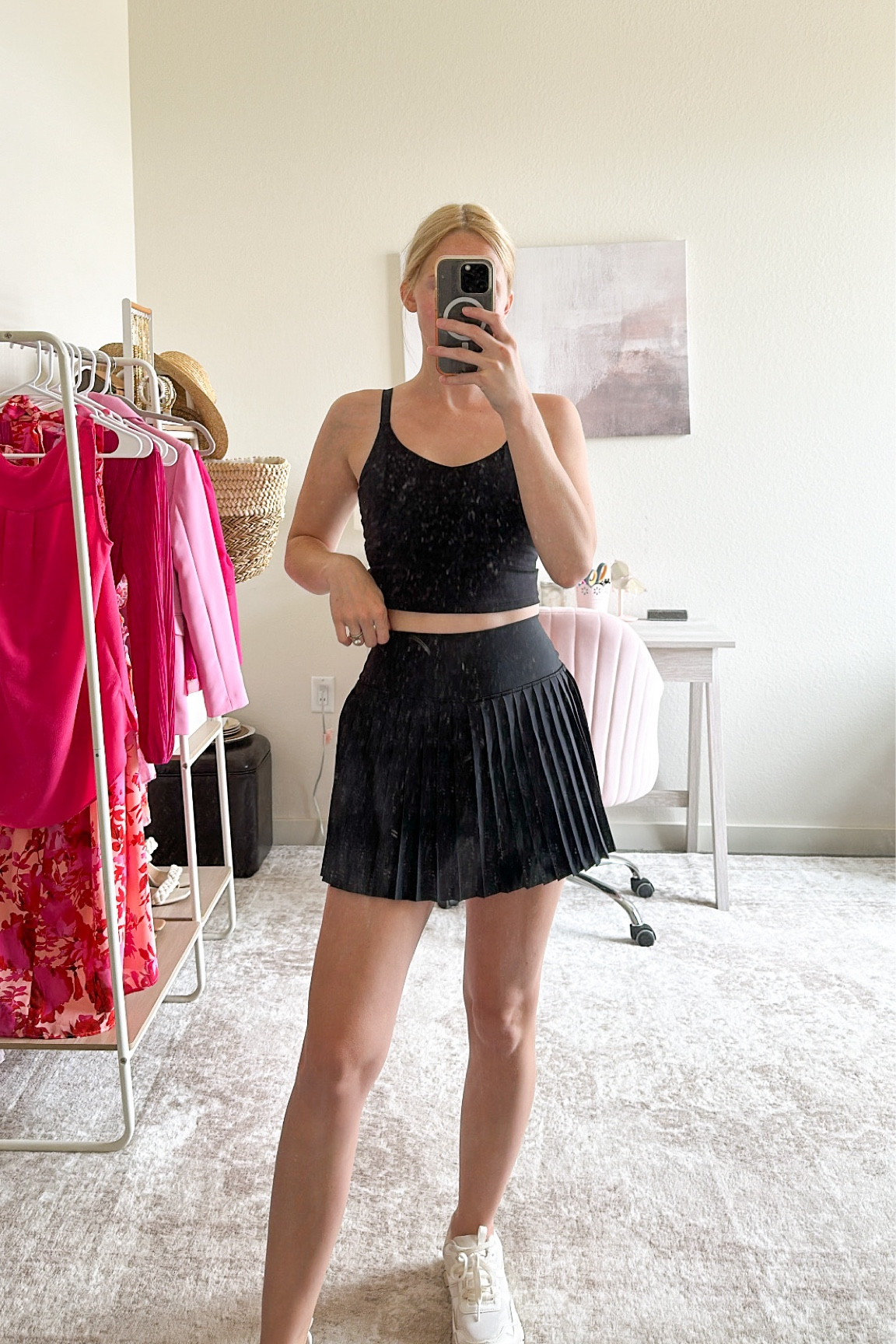 Morning walk ootd ☀️

Amazon workout tank - Small (this is the smallest size they offer)

Black pleated tennis skirt - XS

Abercrombie sale, Amazon activewear, tennis skirt, Abercrombie activewear, workout outfit, workout top, cropped workout tank, tennis outfit, walk outfit


#LTKActive #LTKSaleAlert #LTKBacktoSchool