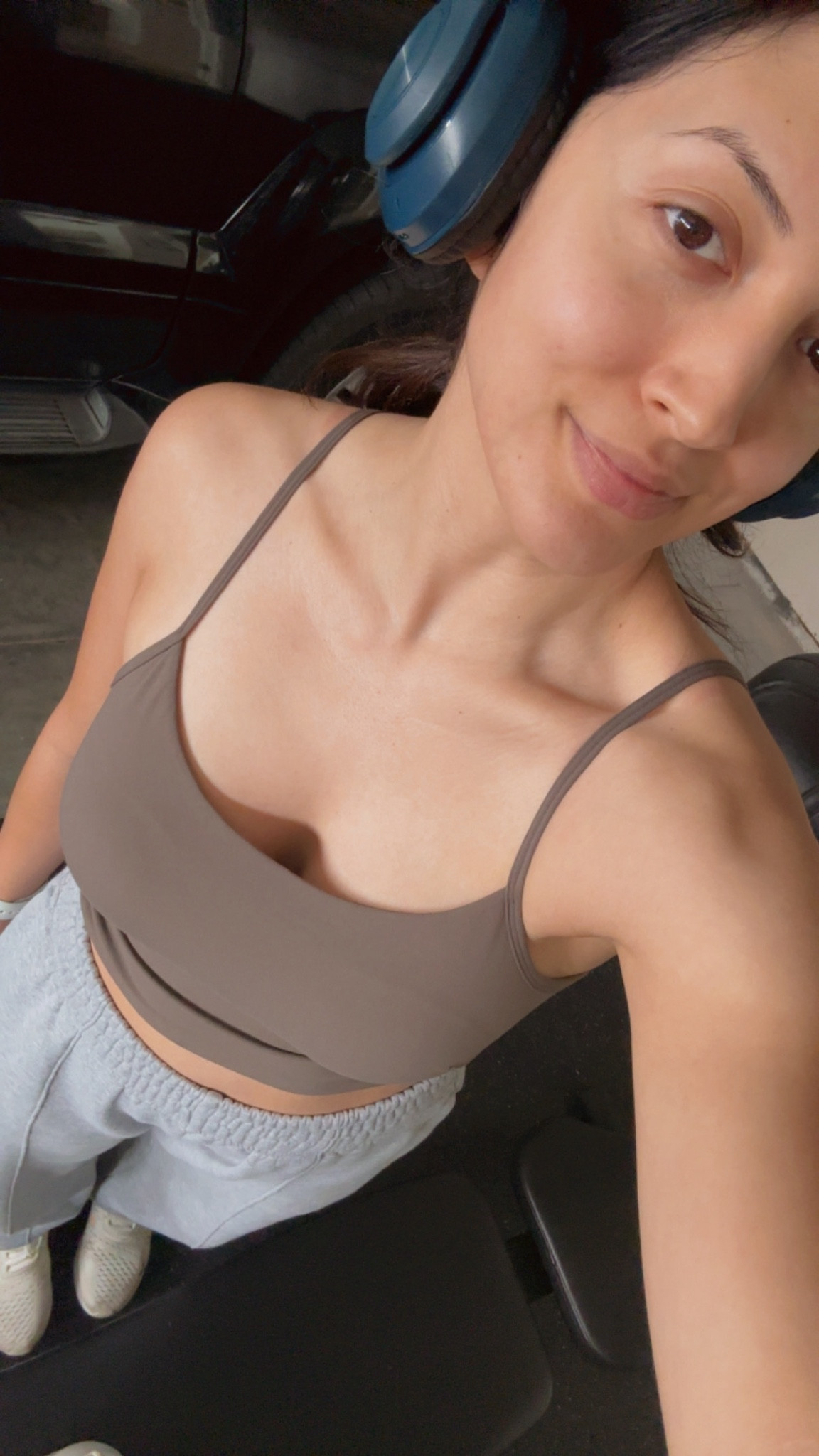 Sports tank: Medium
Nike sweats: xs
Sneakers: 1/2 size upp

#LTKTravel #LTKFindsUnder50 #LTKFitness