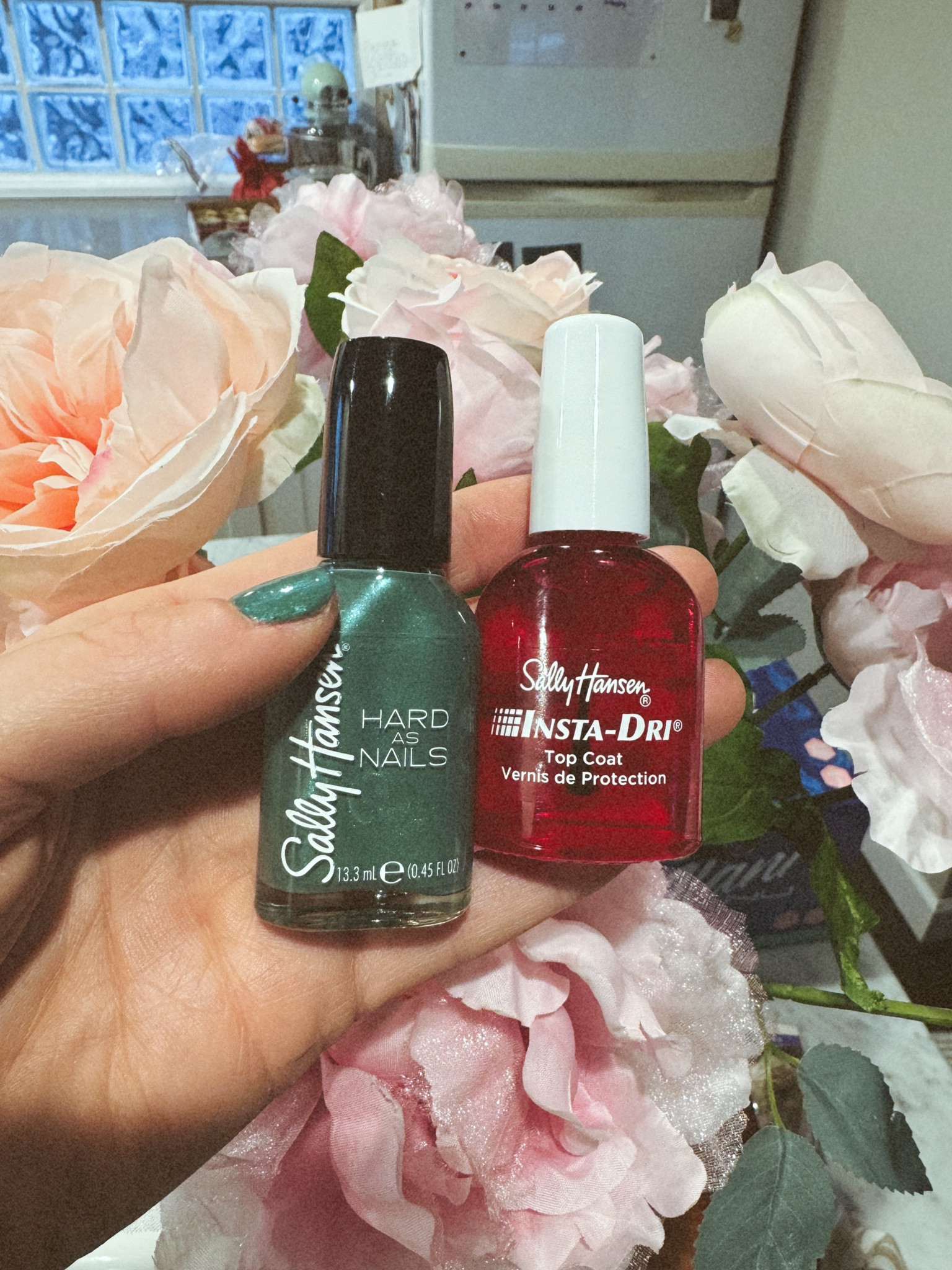 This instant dry topcoat is incredible and your nail polish is literally dry in seconds


#LTKfindsunder50 #LTKbeauty #LTKfindsunder100