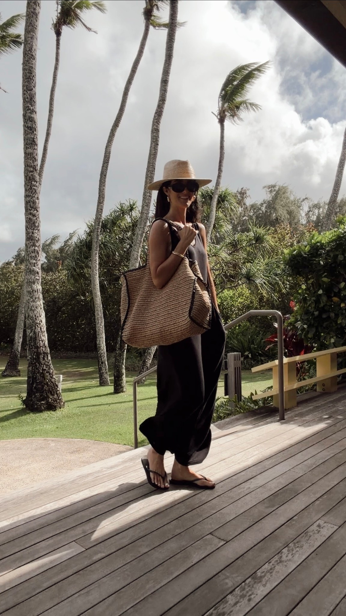 I’m just shy of 5-7” wearing the size small dress and I’m loving this tote bag from Target! #stylinbyaylin #aylin #travel #hawaii @Target 


#LTKTravel #LTKSeasonal #LTKSwim