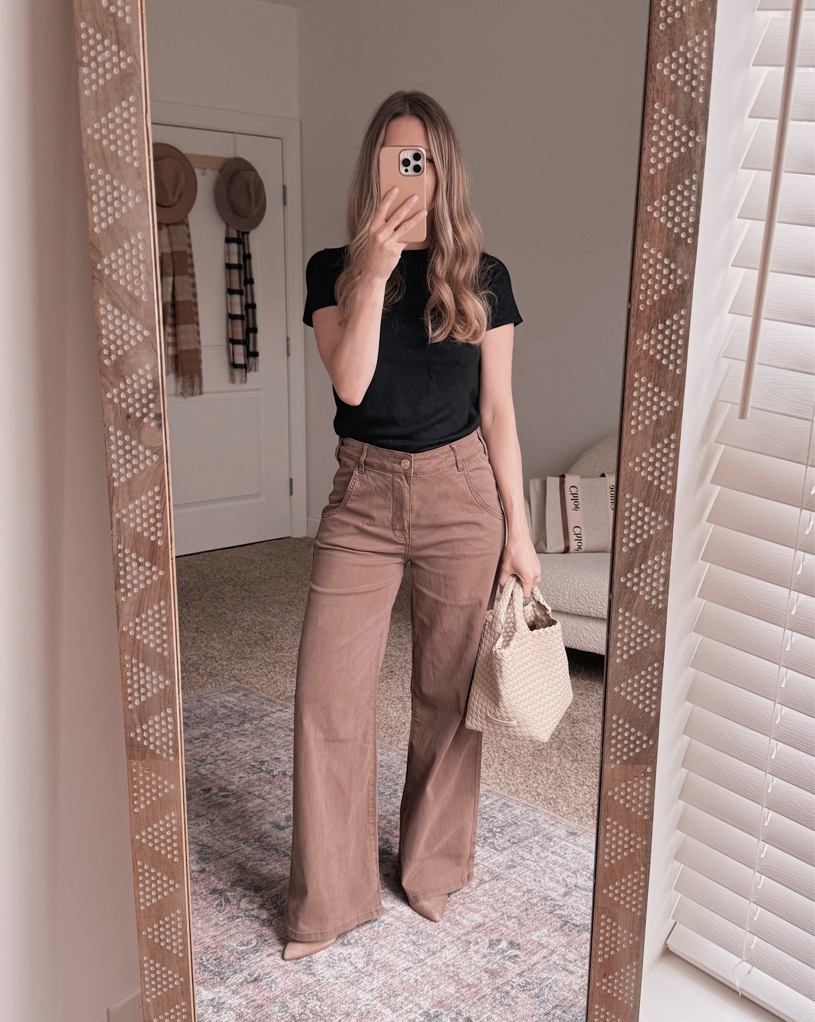 These pants in neutral color way are the most amazing I’ve seen for fall!

Sunset and stilettos, workwear, travel outfit 

#LTKSeasonal #LTKStyleTip #LTKWorkwear