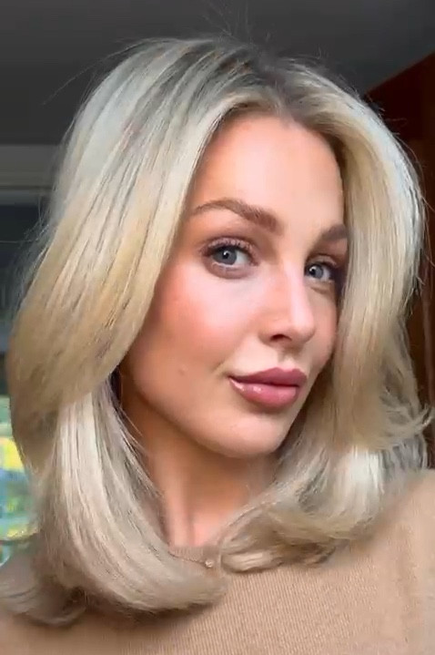 Bouncy blow dry using GHD’s new duet blowout hair dryer brush 🎀
Products used:
Color wow youth juice 
Colour wow money mist 
Living proof thickening blow dry cream 
Color wow xtra large volumiser 
Color wow raise the root 
Keraatase elixir after blow drying 


#LTKstyletip #LTKbeauty #LTKuk