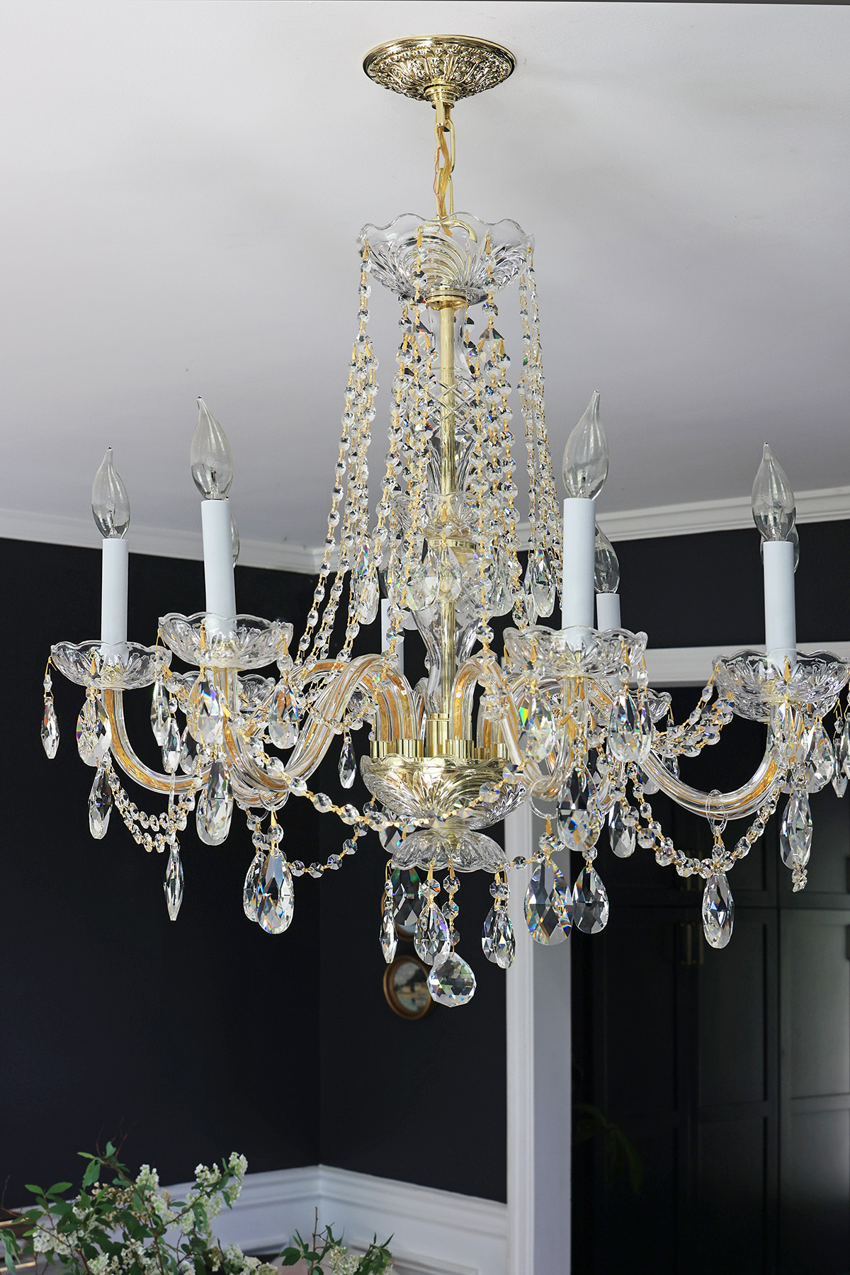 Elegant 8-light crystal chandelier | Absolutely stunning and adds so much luxe charm! 

 #LTKHome