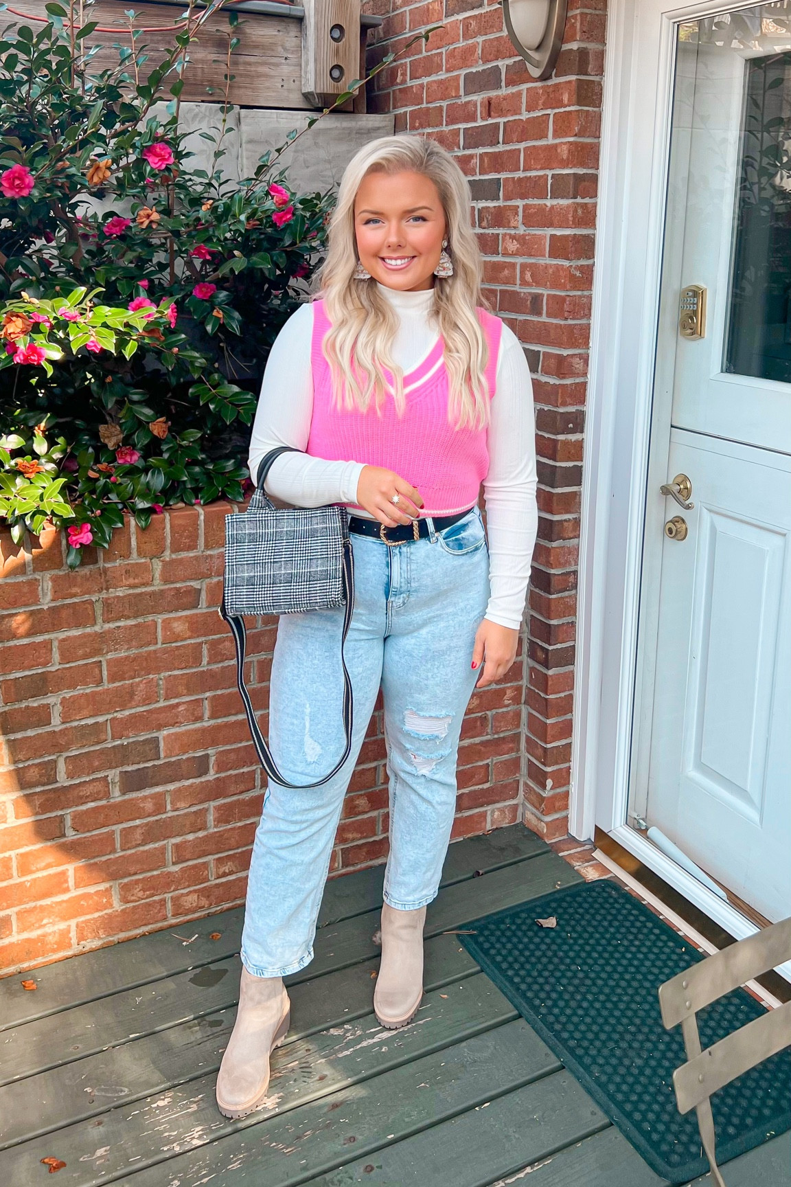 Holiday shopping outfit midsize 

#LTKstyletip #LTKtravel #LTKcurves