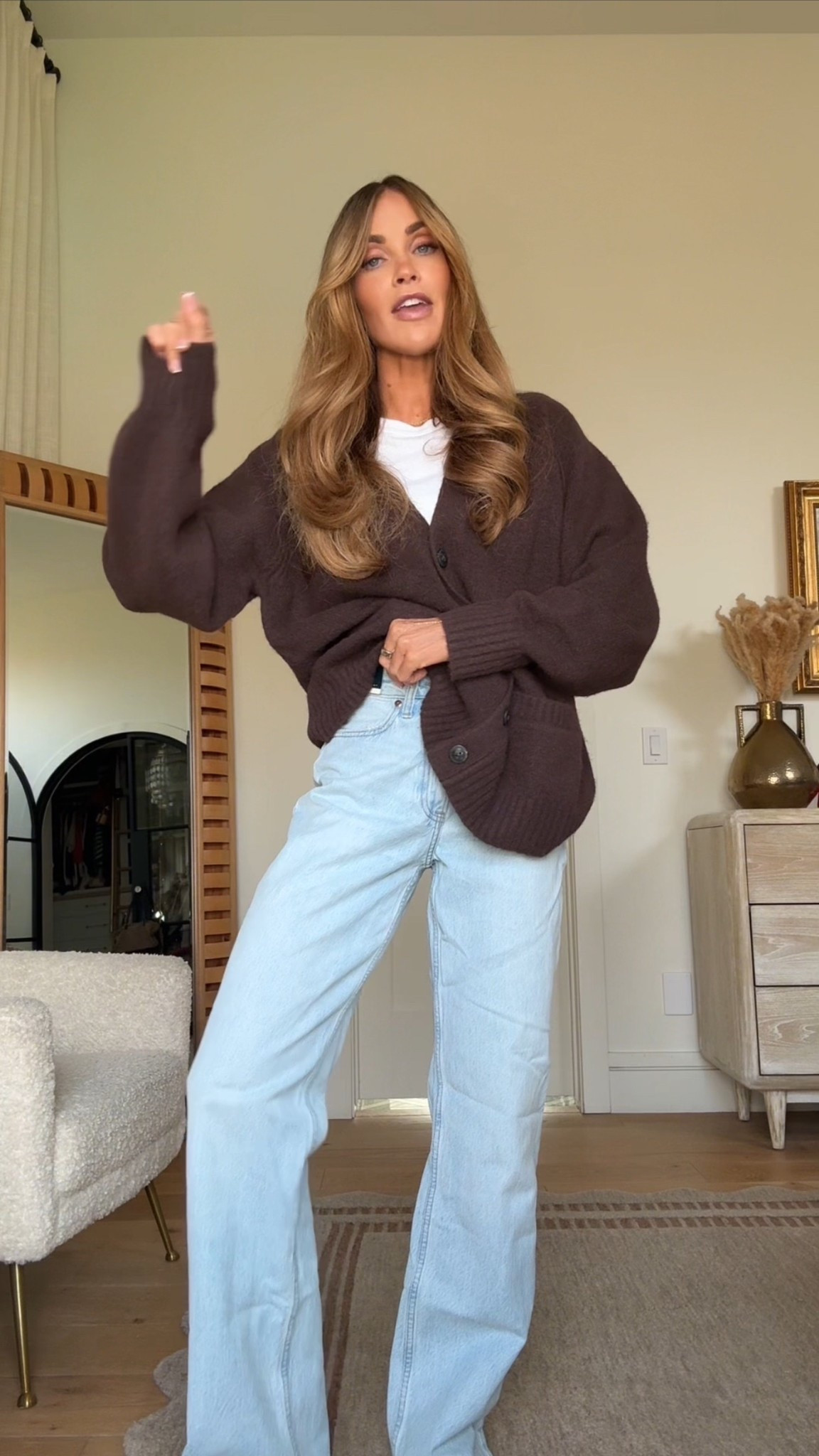 First look from my haul 

Sweater small
Tshirt xs
Jeans 24L CURVE LOVE 