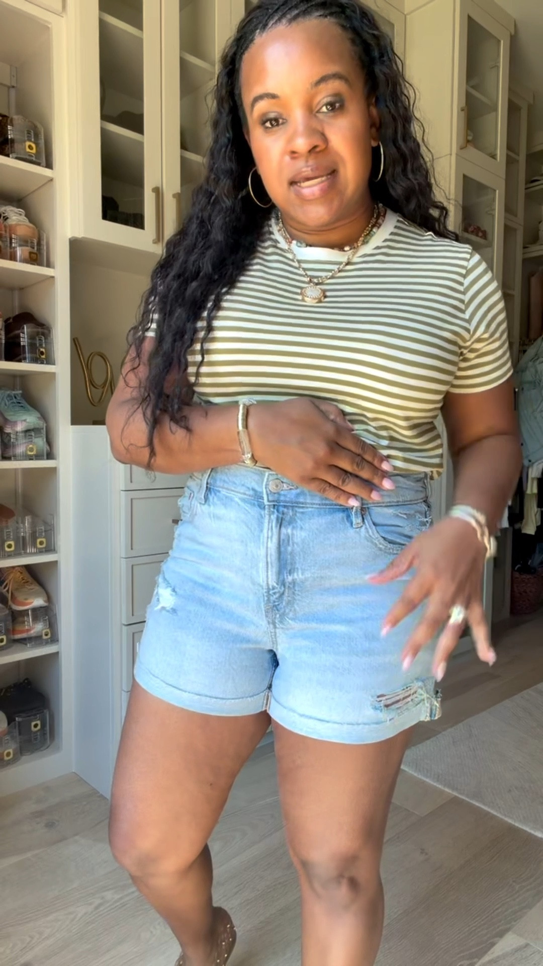 American eagle code🎉🗣️ I’m a size 10 for reference! Use code TARYNAE25 for 25% off 👖

#AEJeans

Follow my LTK @tarynnewton on the @shop.LTK app to view this post and get my exclusive app-only content!

#LTKSeasonal #LTKSaleAlert #LTKootd