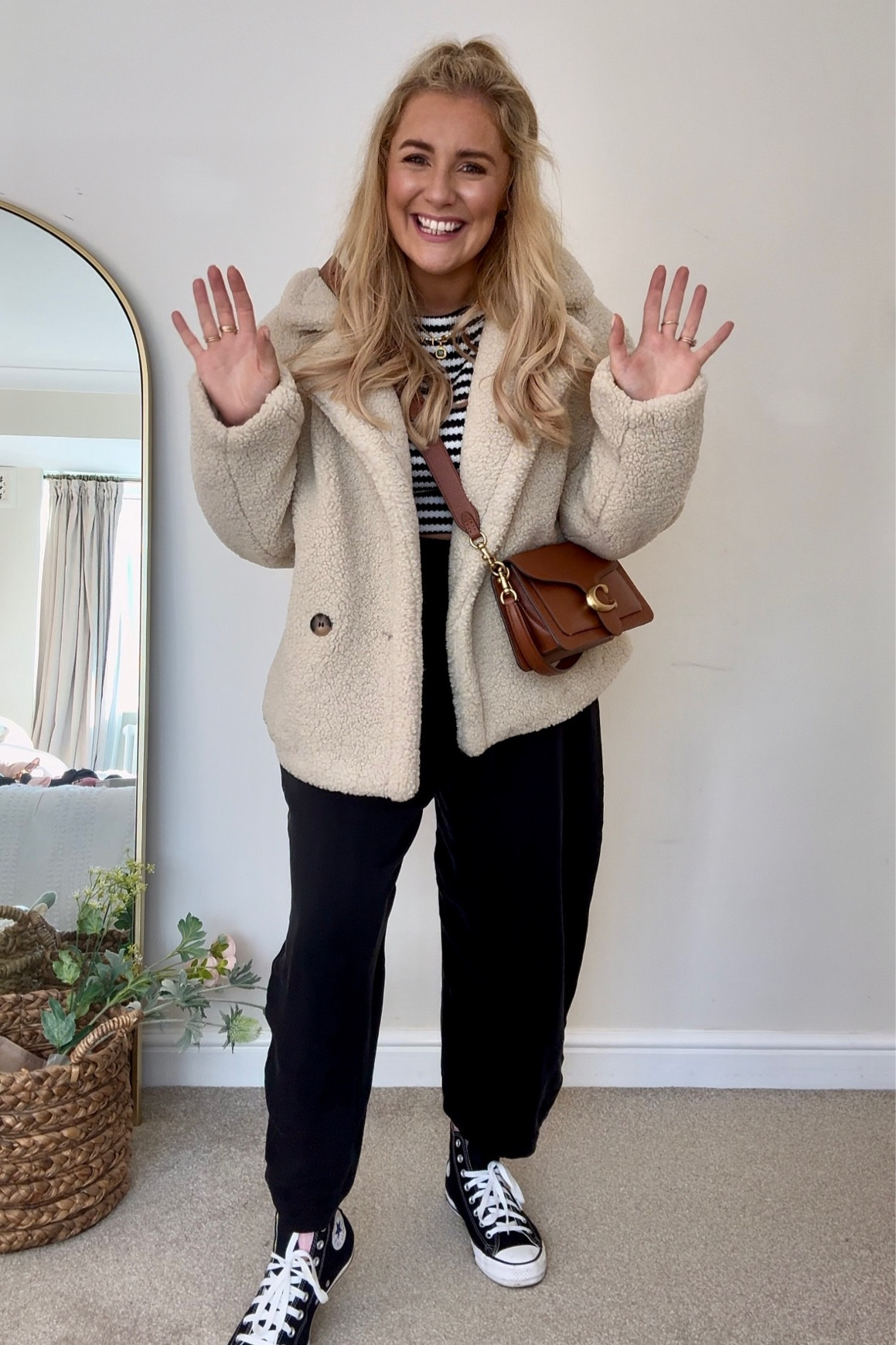 the ultimate Sunday roast outfit 🍷 

(Trousers are the Beyond Nine Mabel Cupro’s but they’re not on LTK so can’t link. 10/10 recommend) 

Jacket comes up quite big so I’d size down