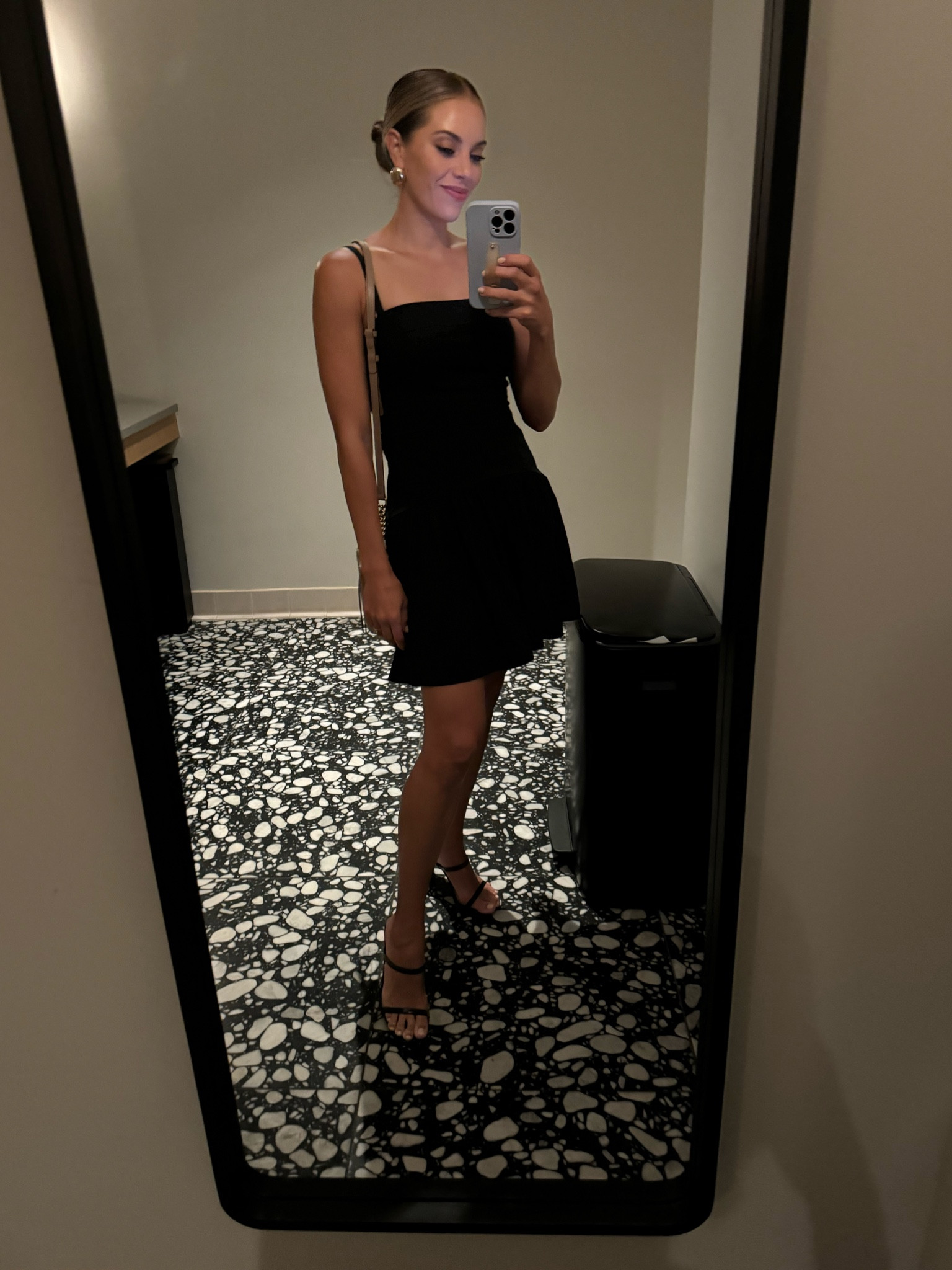 Drop waist LBD
#Abercrombie&Fitch



#LTKParties #LTKTravel #LTKSummerSales