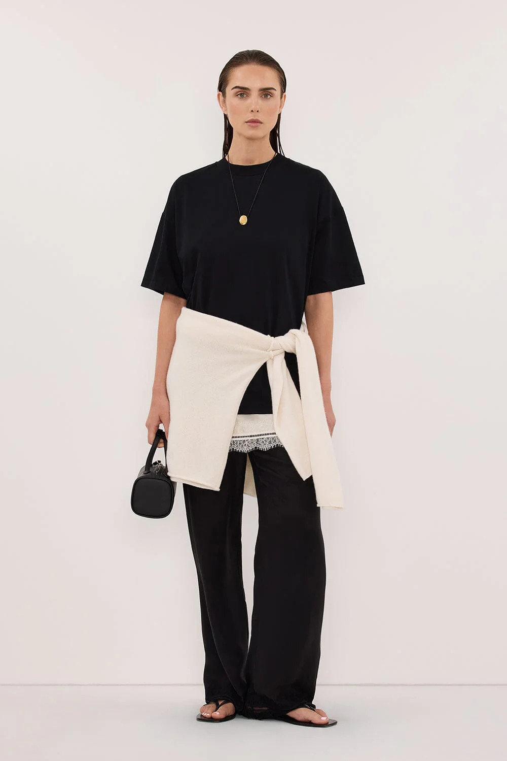 TYRA BLACK BOYFRIEND TEE | DISSH