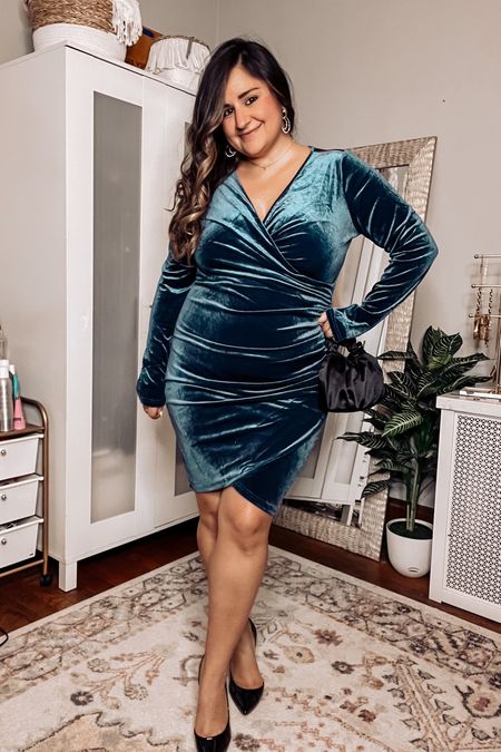 Wearing an XL in the blue velvet dress

Amazon dress, holiday dress, Christmas party dress, NYE dress, New Year’s Eve outfit, NYE outfit, holiday outfit, amazon holiday 

#LTKHoliday #LTKSeasonal #LTKcurves