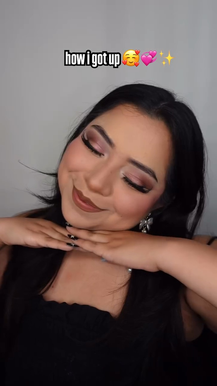I like this makeup trend 🥰💞✨ 

•
•
•
#makeupartist #makeup #makeuplooks #makeuplook #quinceaneramakeup #weddingmakeup #makeuptransition

#LTKBeauty #LTKStyleTip #LTKVideo