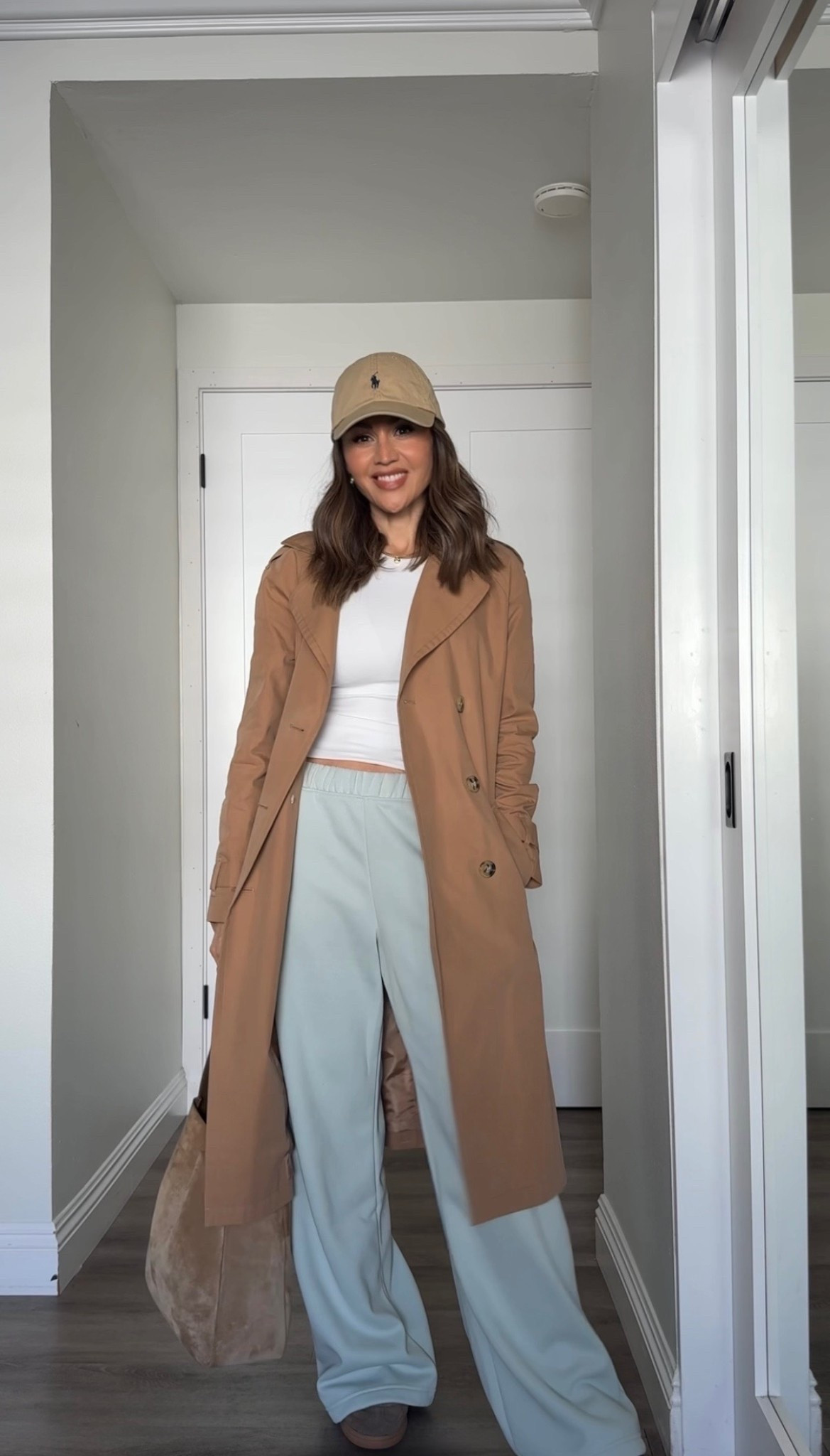 Trench style🤎 Trench small/wide leg drawstring pants small/white tee smalll

#LTKHoliday #LTKSeasonal #LTKGiftGuide