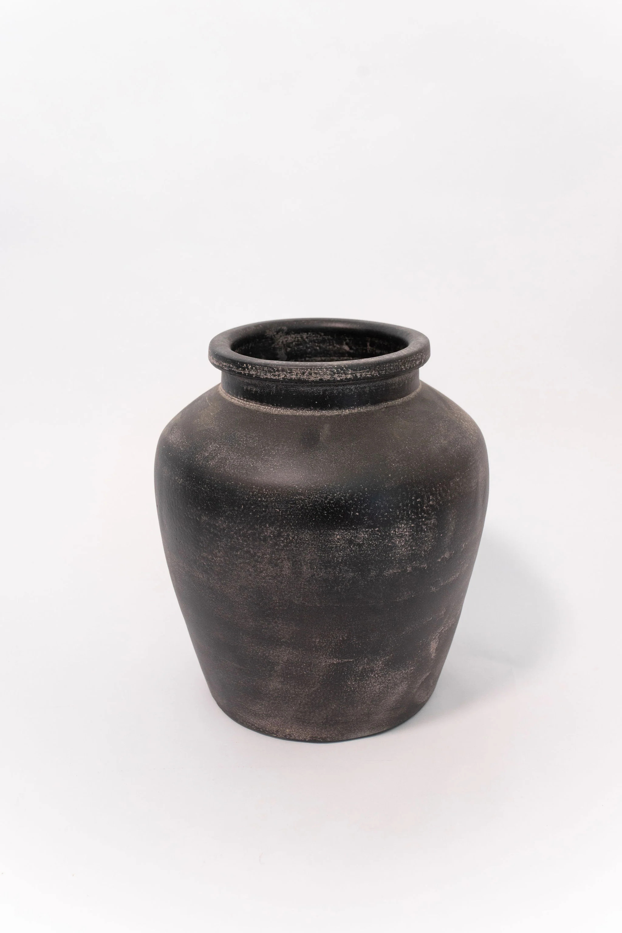 Distressed Terracotta Vase - Black | THELIFESTYLEDCO