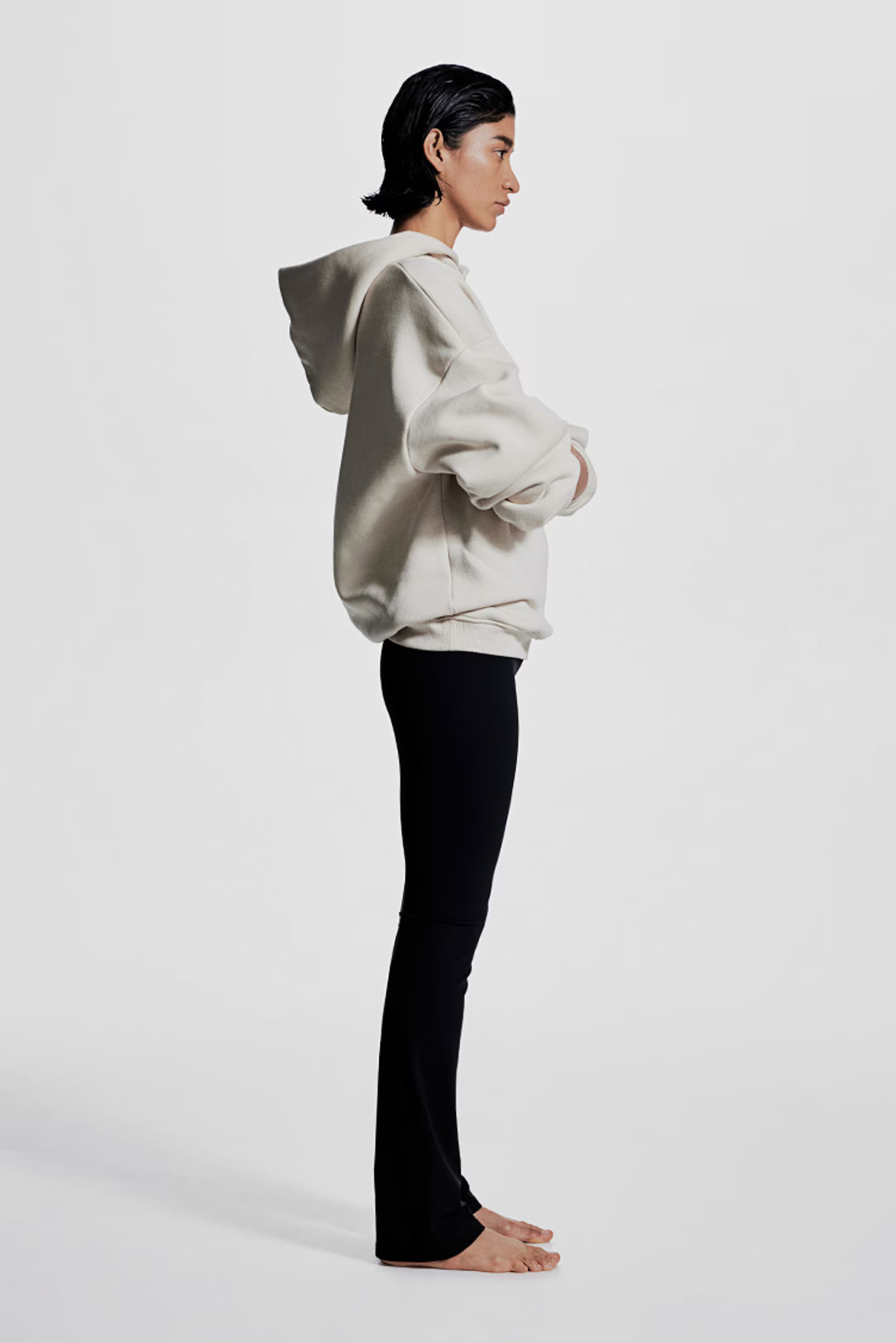 Flared yoga leggings in SoftMove™ Lycra® Sport | H&M (UK, MY, IN, SG, PH, TW, HK)