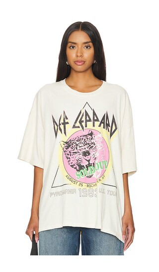 Def Leppard Sold Out 1983 Tee in Dirty White | Revolve Clothing (Global)