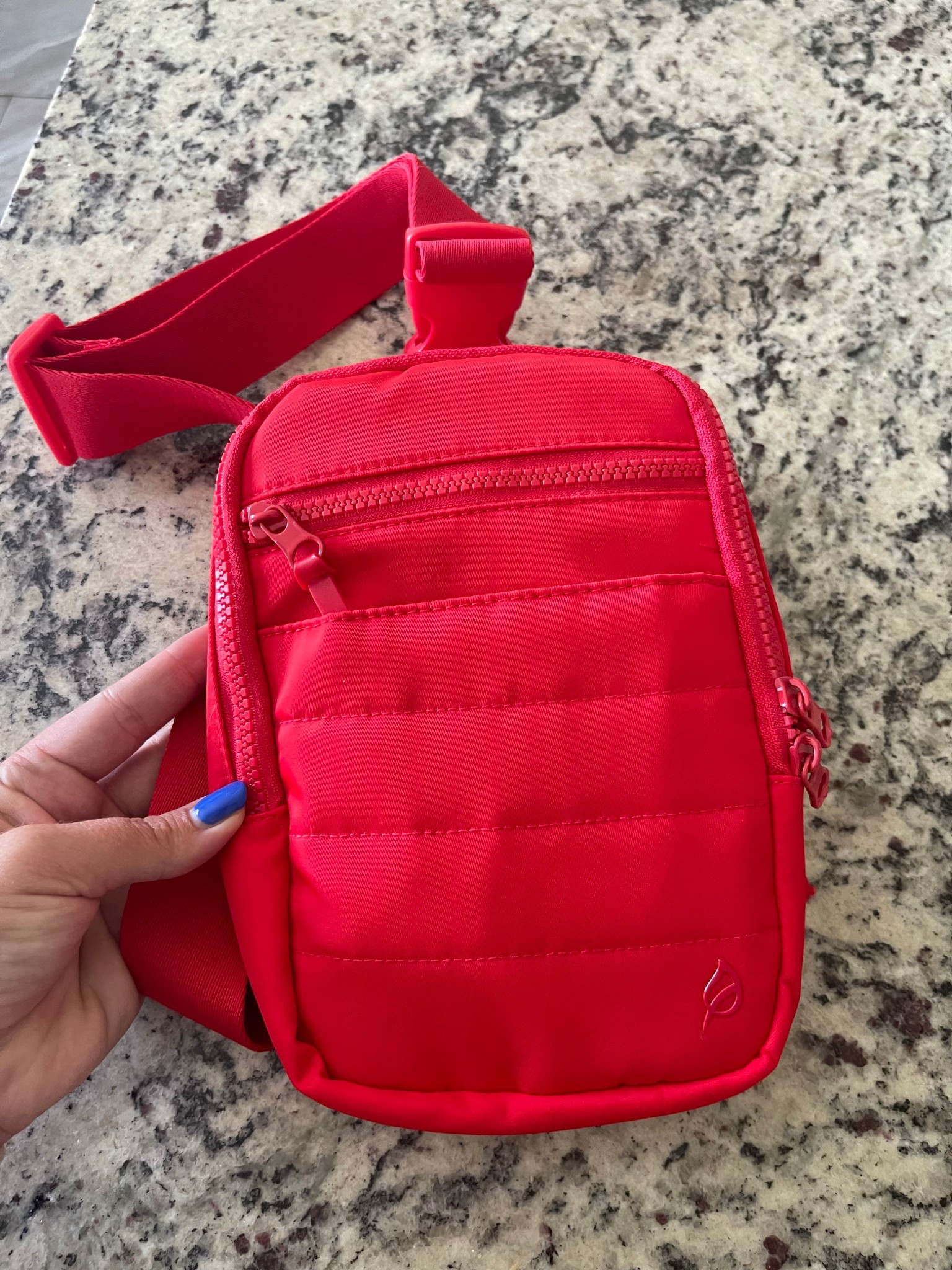 The most perfect crossbody bag for on the go!! ❤️💋🌹


#ptula #crossbody #moms #bag 


#LTKU #LTKActive #LTKFindsUnder50