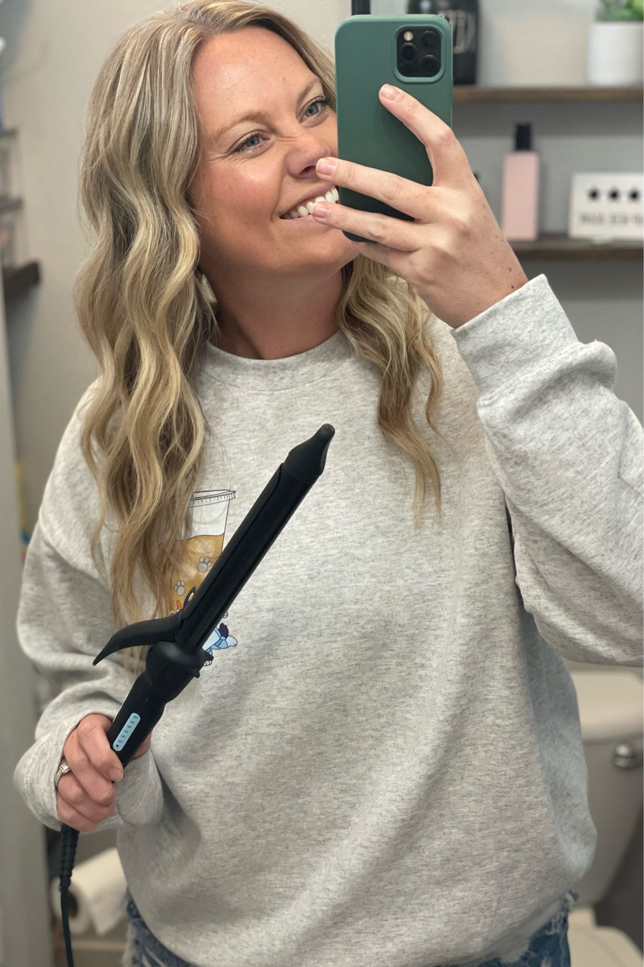 Best curling wand I have owned. These curls will last for days. 