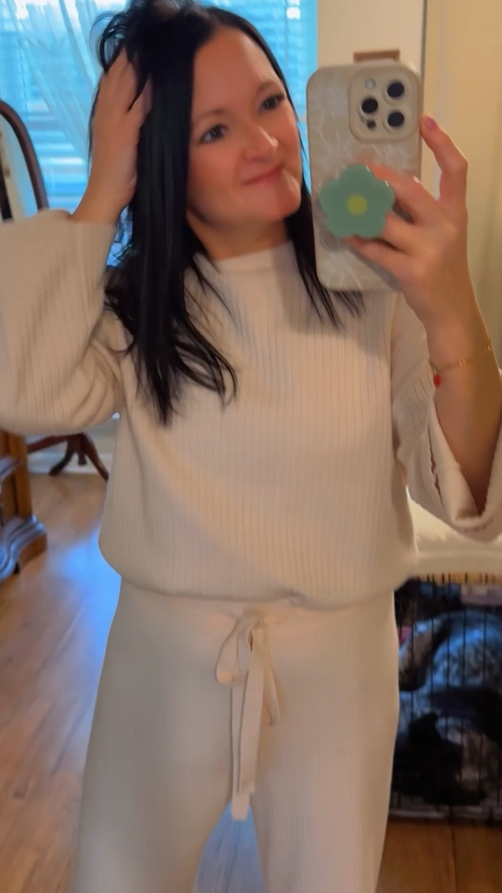 All of my favorites, hair products, makeup, today’s outfit, and just gratitude for this time of year! 🥰🙌💕

#LTKootd #LTKgrwm #LTKBeauty