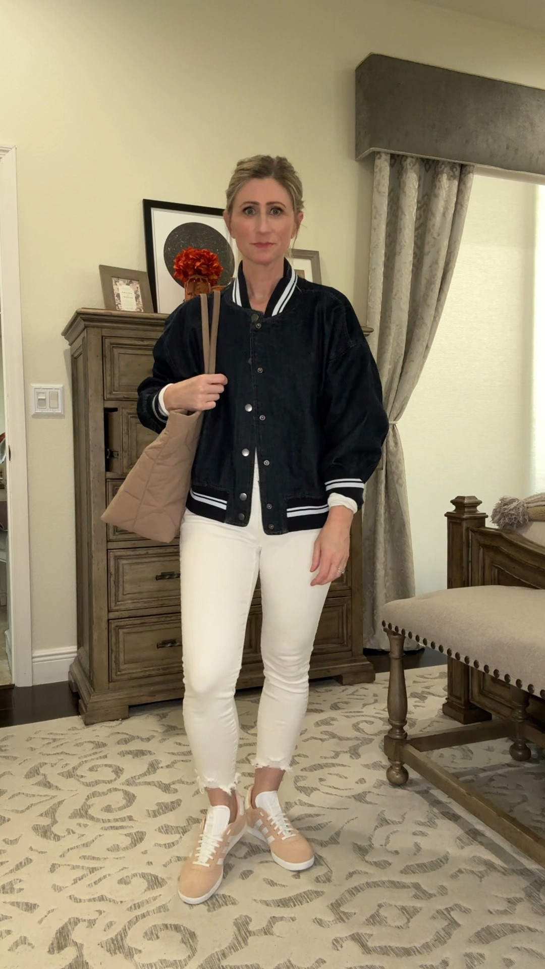 These Target bags are giving major designer vibes for fall! 🍂

Fall fashion finds don’t have to break the bank! 🍁 These Target bags bring designer style without the splurge – perfect for elevating every petite-friendly outfit. Swipe to see my favorites that look luxe for less! Which one would you carry all season? 👛✨ #TargetFinds
#TargetStyle #FallBags #PetiteFashion #BagLover #AffordableFashion #FallStyle #TheDailyPetite #ModernMillennial #PetiteOutfits #TargetBags

#LTKFindsUnder50 #LTKItBag #LTKVideo