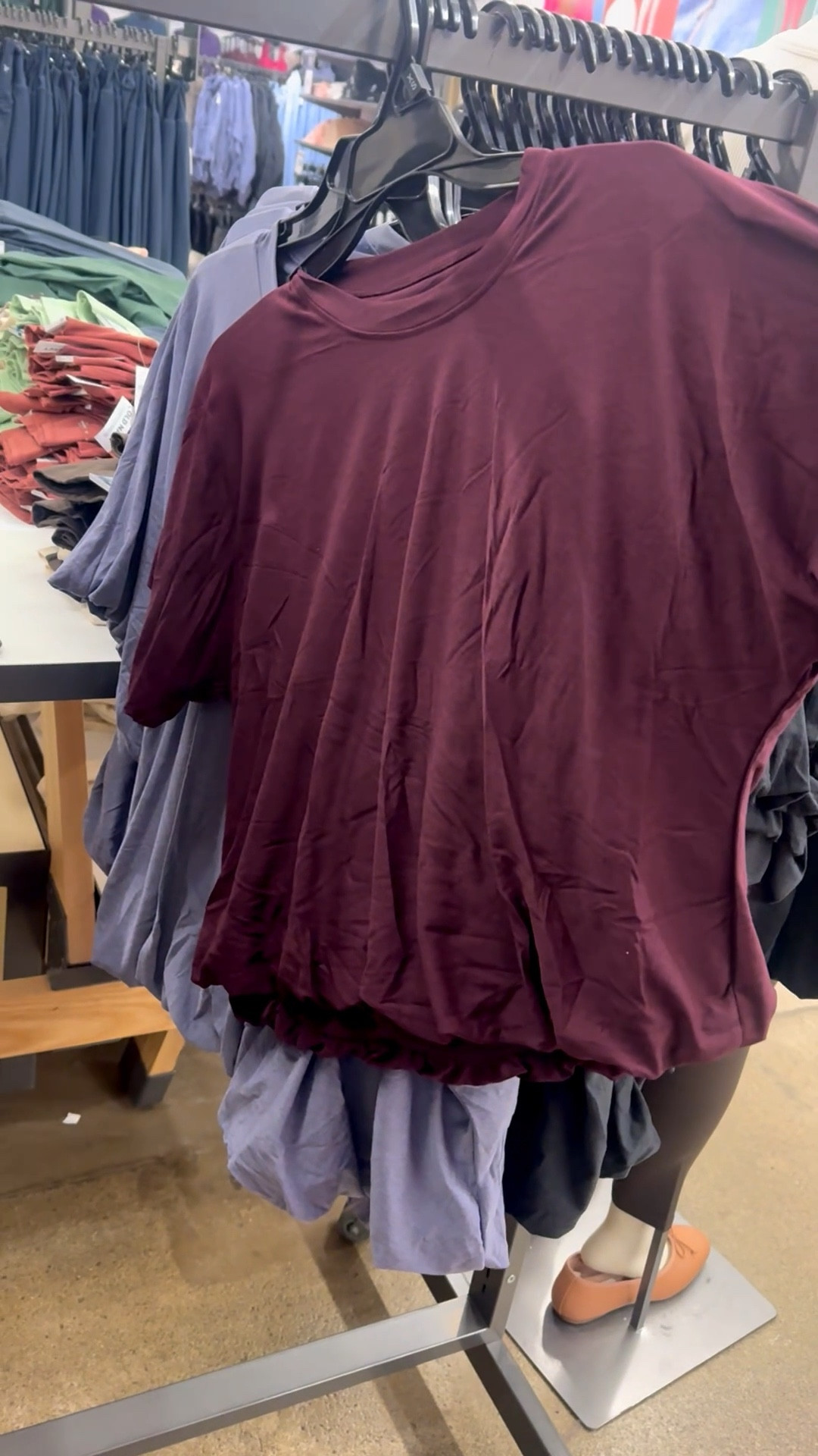 Active wear bubble hem tops. #fitness #activewear #gymwear #oldnavy 

#LTKActive #LTKOver40 #LTKfitnessgoals