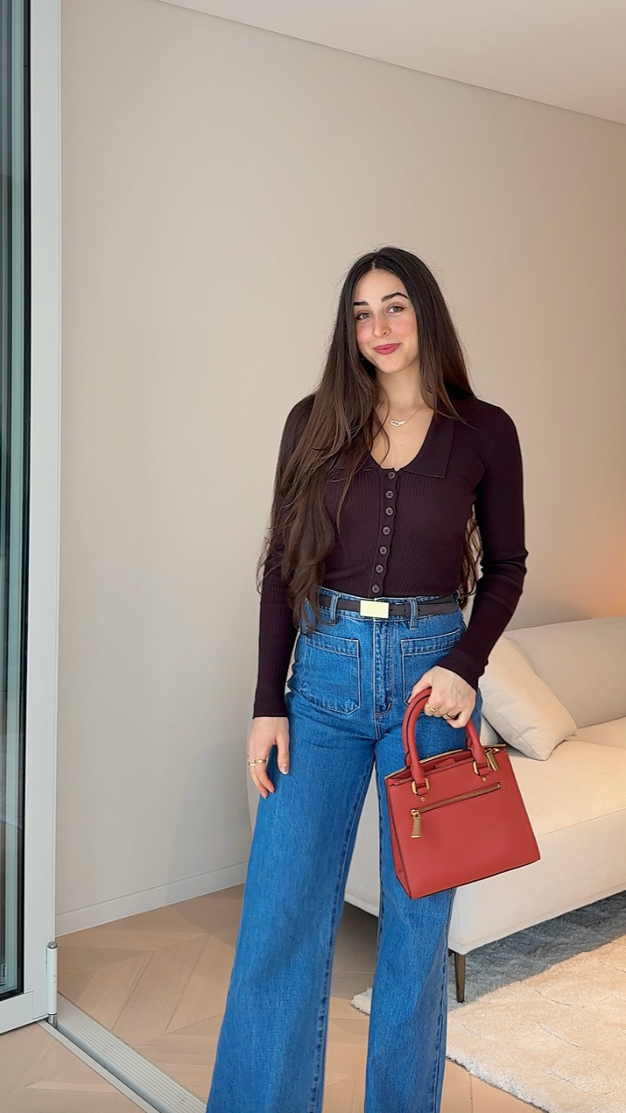 Love this contrast look that is elegant, chic and well color balanced 🪻

Calli elliot knit top
Rollas sailor jeans long
Zara leather strap heeled shoes
Charles & Keith classic structured handbag brick red (sold out -- linked alternatives)
Witchery Eliza belt

#LTKstyletip