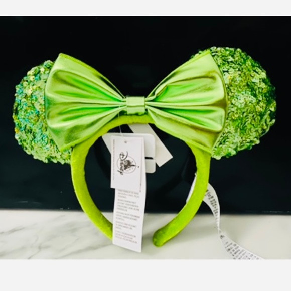 St Patrick\u2019s Day Kelly Green Sequin Minnie Bow Ears Headband Disney Parks NWT | Poshmark