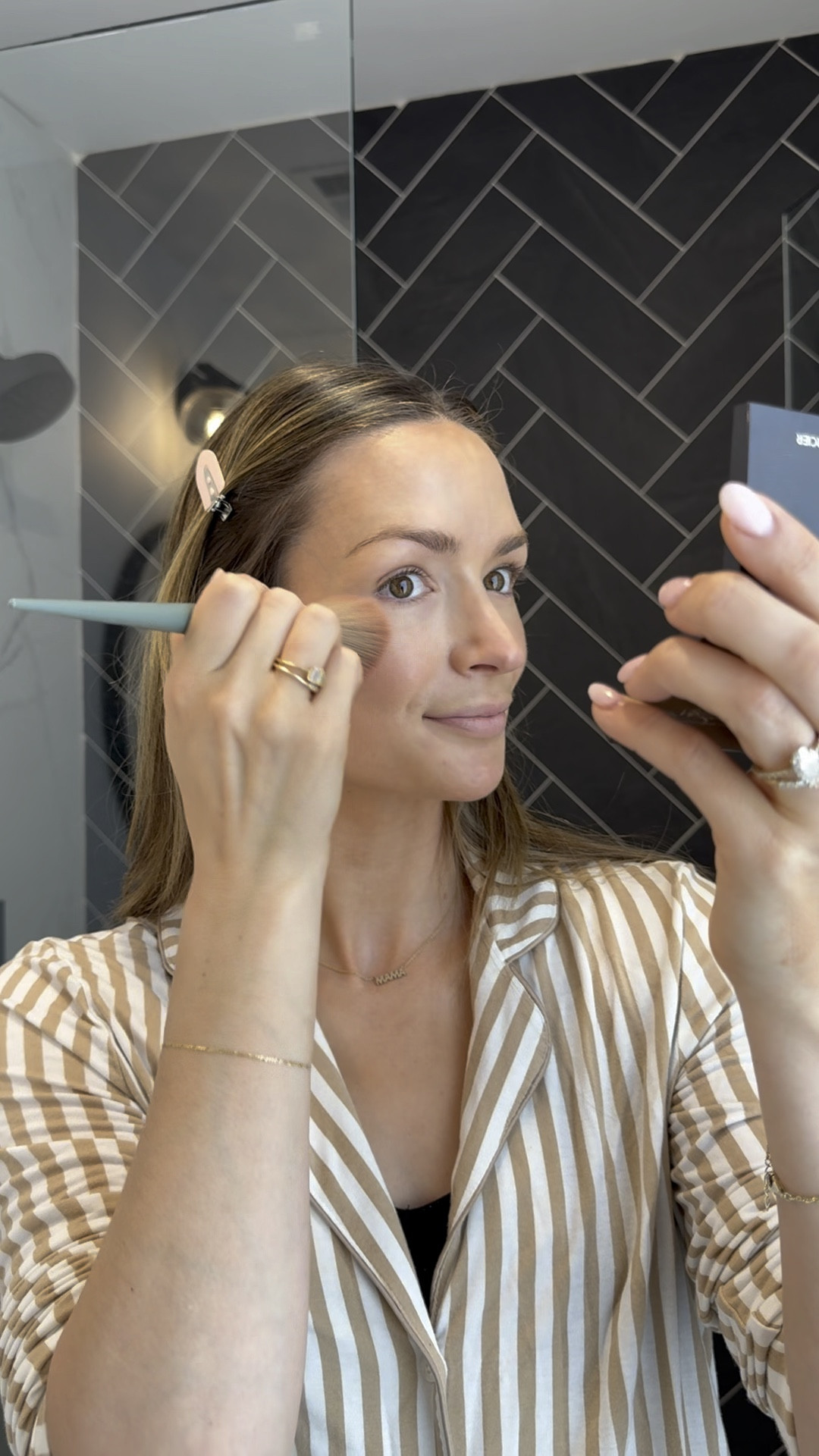 5 min makeup 

#LTKBeauty