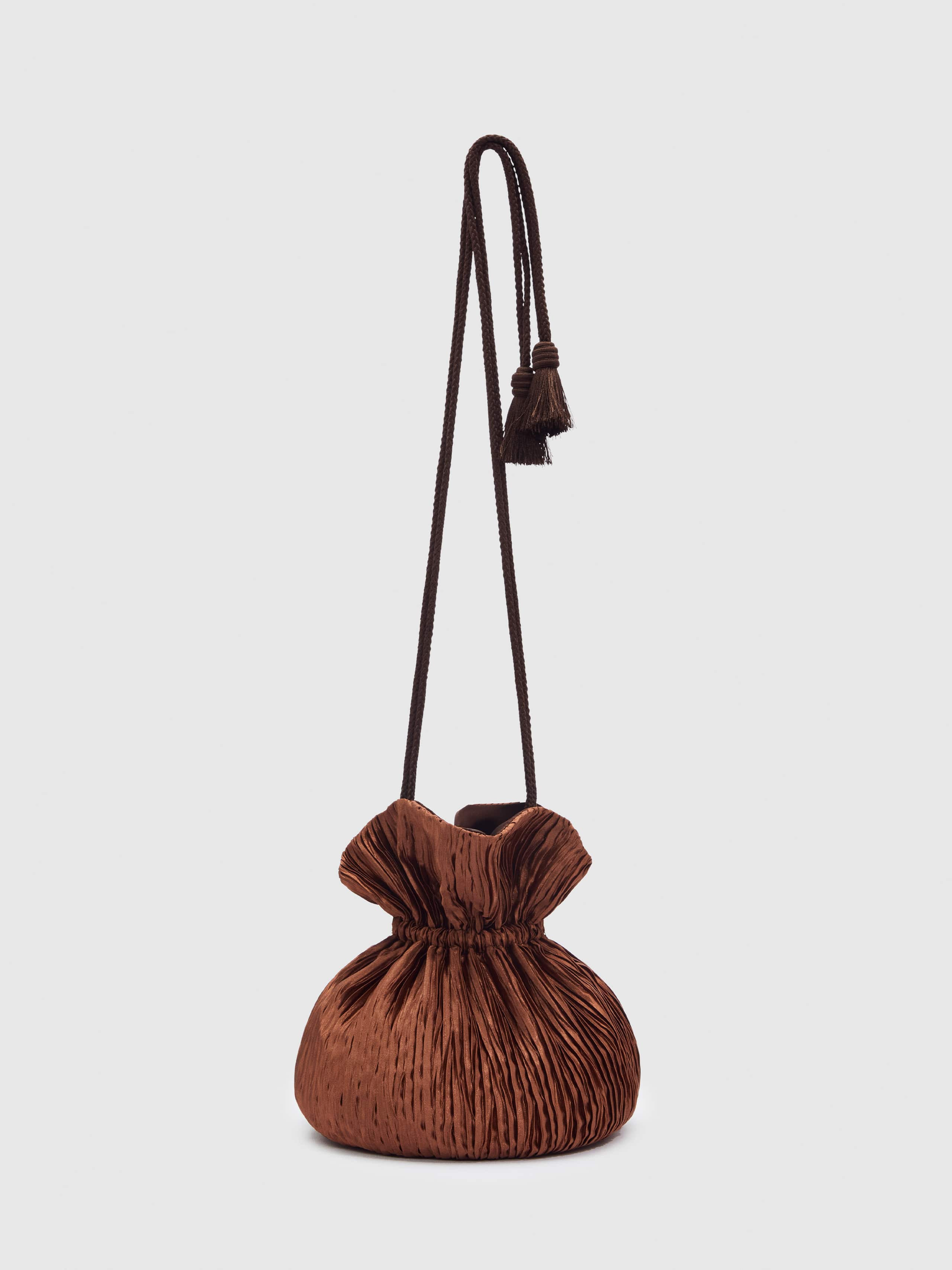 Reformation Aphrodite Pleated Pouch Brown | Reformation (Global)