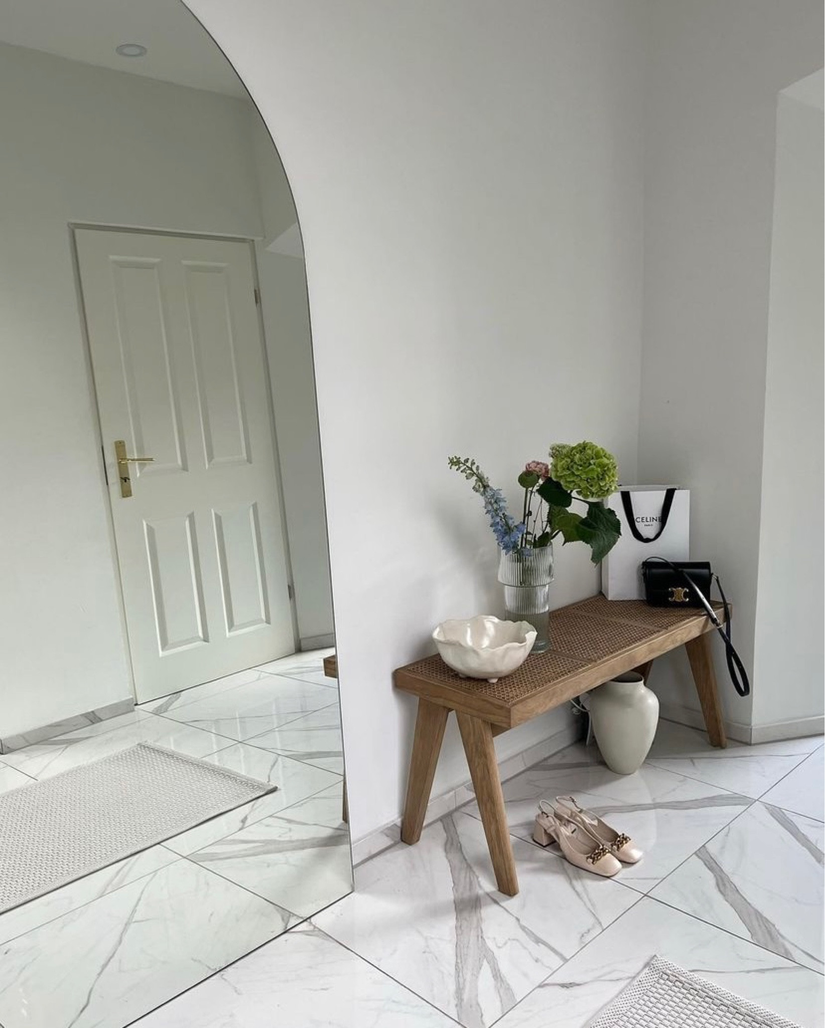 @minimalundco ‘s home looks like an absolute dream! Neutral tones and layered lighting make this space look truly wonderful! 

#LTKFind #LTKhome #LTKfamily