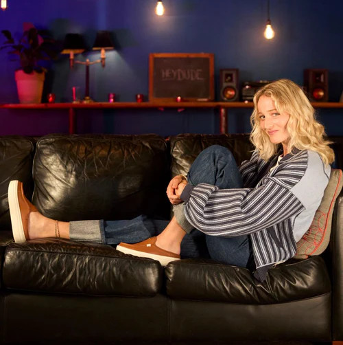 Austin Lift Leather Women - Black | HEYDUDE