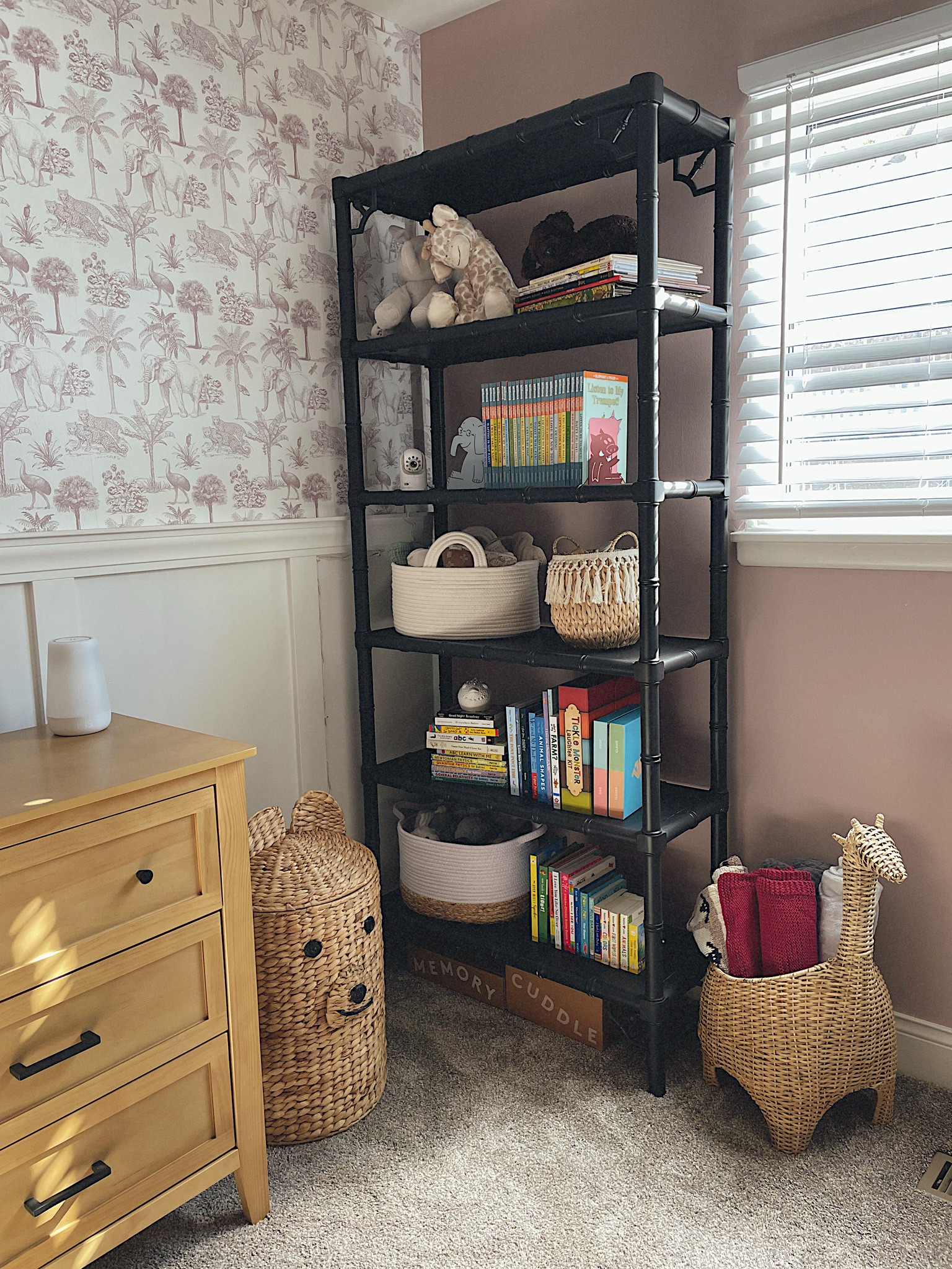 Nursery details 🦒🐘

#LTKHome #LTKKids #LTKBaby