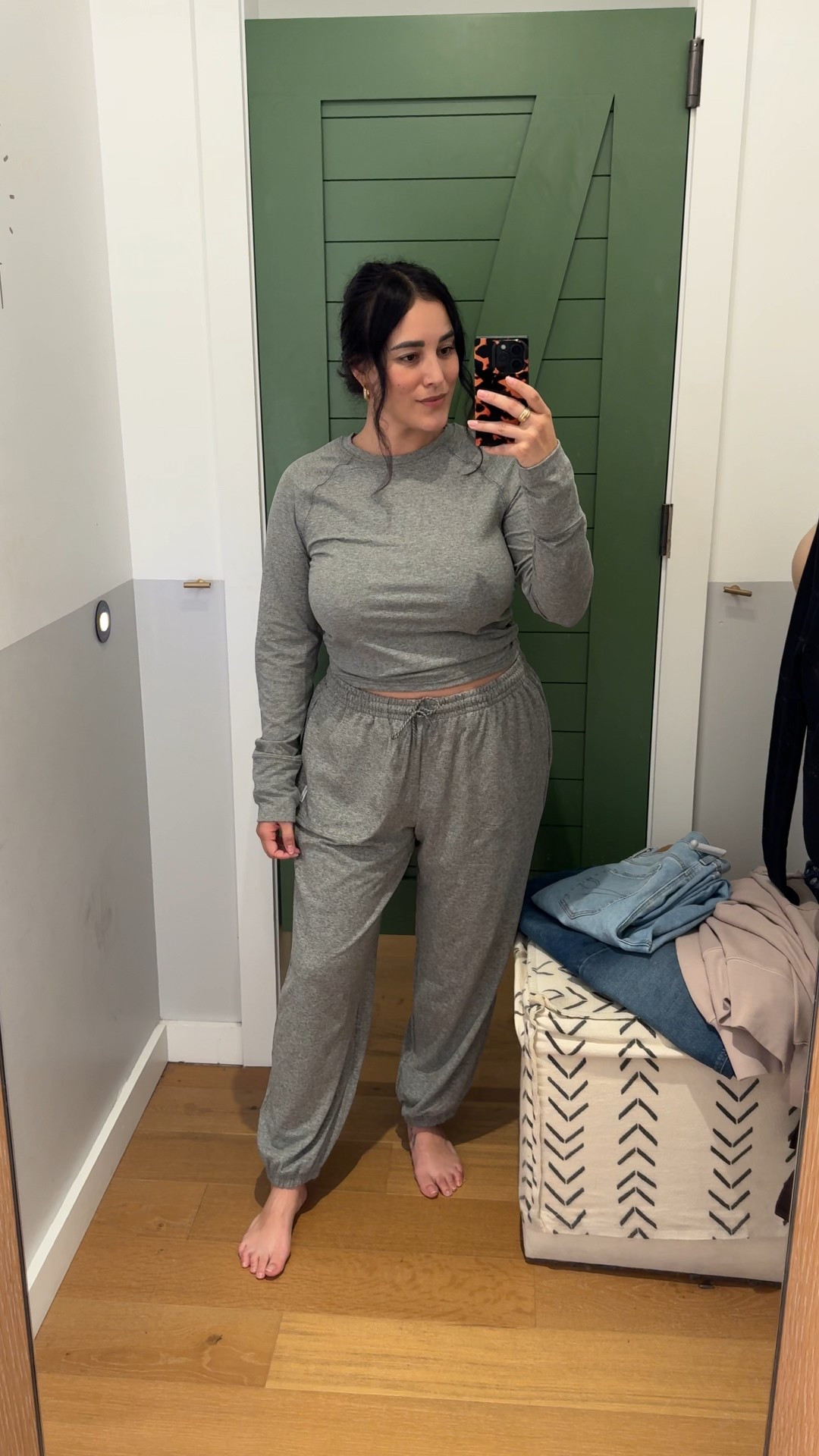 Cozy matching set for these chilly nights. Plus it comes in so many colors! I recommend sizing down in the sweatpants. 

Top // M
Sweats // L

#LTKFindsUnder100