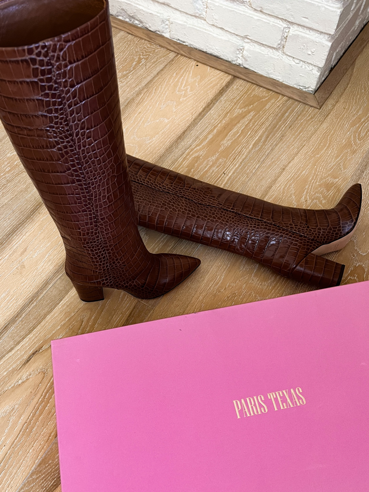 Paris Texas boots, RUNS TTS (normally US 8, Eur 38), I got them in the caramel tone (comes in black and a dark brown too!) - I’ve had my eye on these boots for two years and they sell out so fast every year - just found them in stock in most sizes in this color! 

Designer boots 
Croc boots 
Brown boots 
Black boots 
Fall outfits 
Knee-high boots 
Shoe lovers holiday gift 

See my IG @drluxy for the full unboxing 


#LTKHoliday #LTKshoecrush #LTKSeasonal