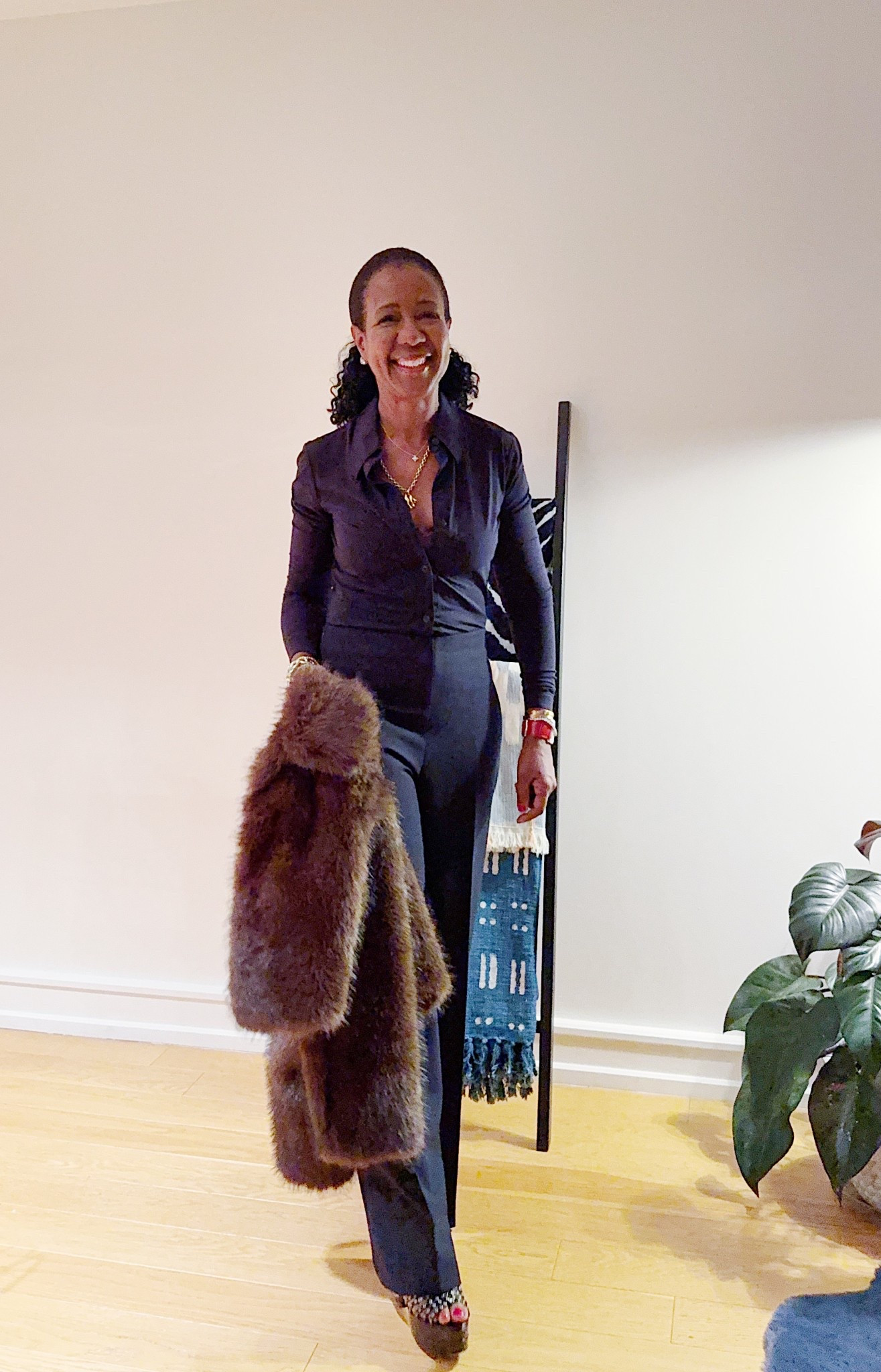 Monochromatic date night look.


#datenight

#LTKSeasonal #LTKOver40 #LTKStyleTip