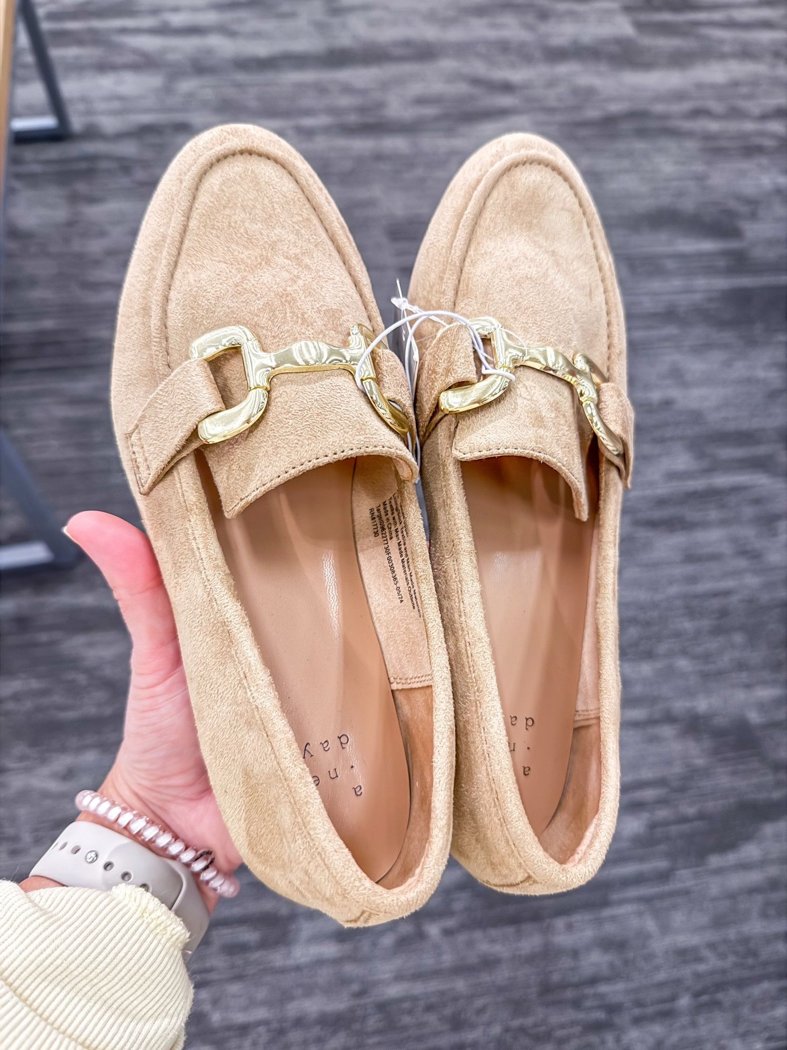 Have you seen the loafers yet! The perfect fall shoe for all your work outfits! 

Target shoes, target style, target fashion, loafers, women’s shoes, fall family photos, fall family photo outfits, loafer outfits, women’s loafers, loafers women, fall outfits, fall shoes, fall fashion, black loafers

#LTKOver40 #LTKShoeCrush #LTKFindsUnder50