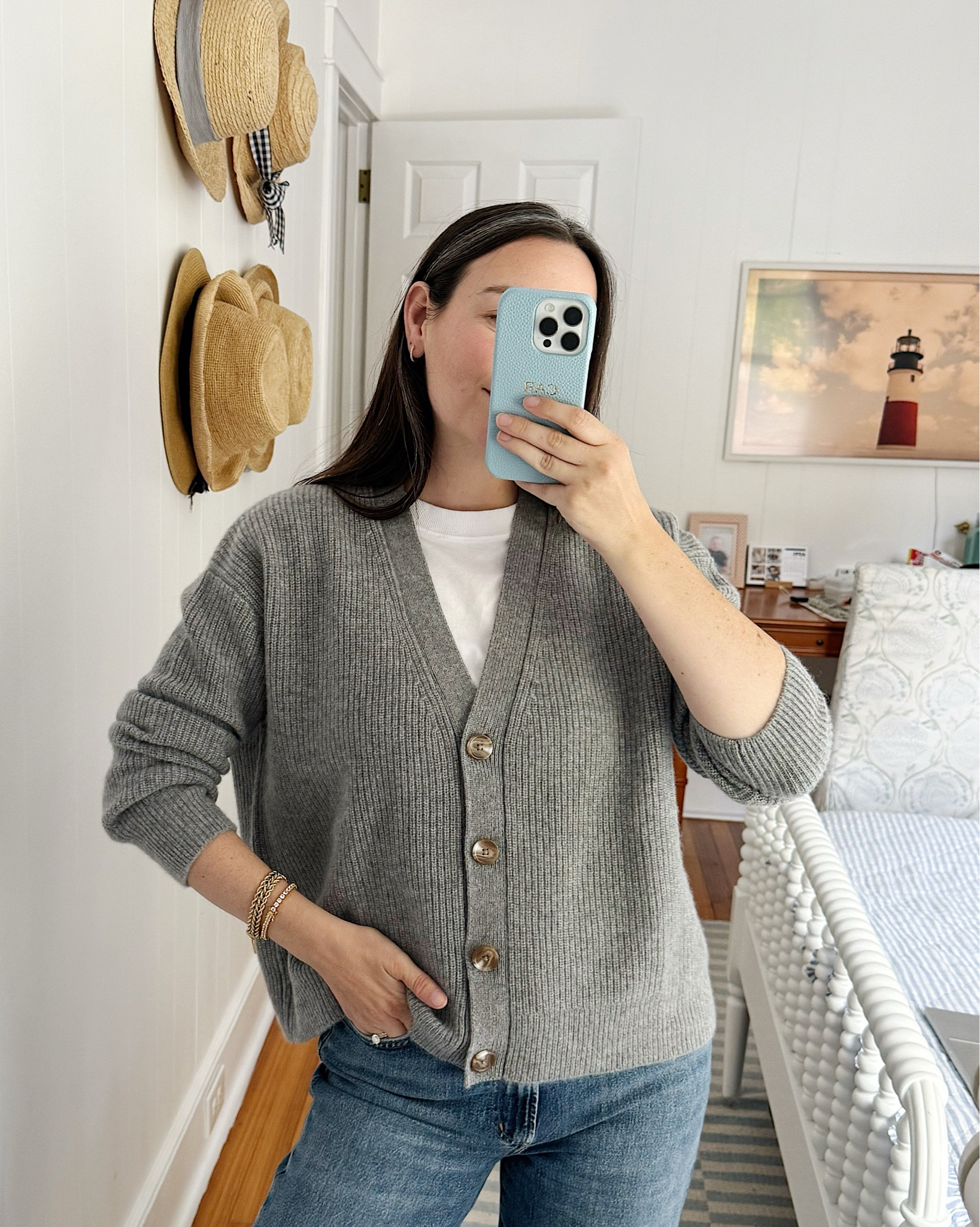 This cashmere cardigan is everything! Love how it’s both on trend and timeless. Perfect for throwing on and feeling put together, with minimal effort! @onequince #quincepartner #ad