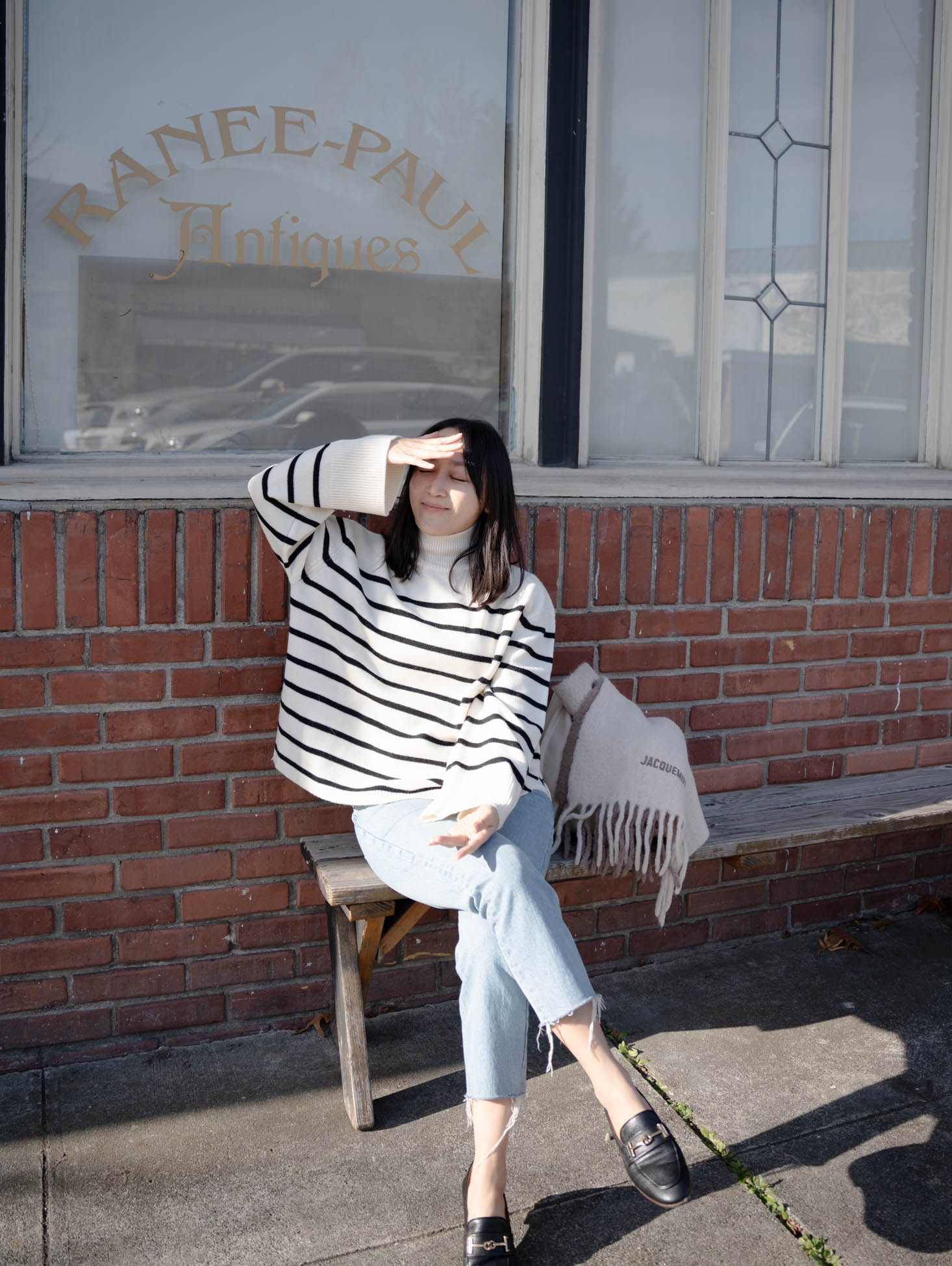 Anine Bing新季毛衣對折
尺寸賣得飛快喜歡的人快去看
70%羊毛, 30%羊絨, 單穿不會扎
西雅圖近期白天約在8-10度C左右
我裡面搭件發熱衣就夠暖不用包成熊
(誰跟我ㄧ樣不到極限就不想穿羽絨衣?)

#LTKAsia #LTKsalealert